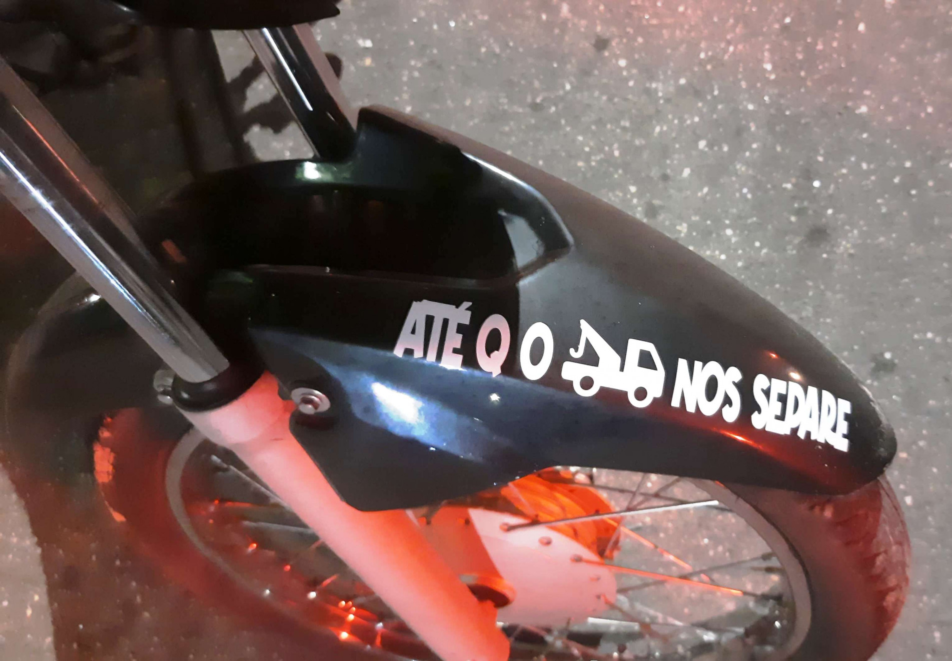 Os guardas constataram que estava suprimida por abrasão