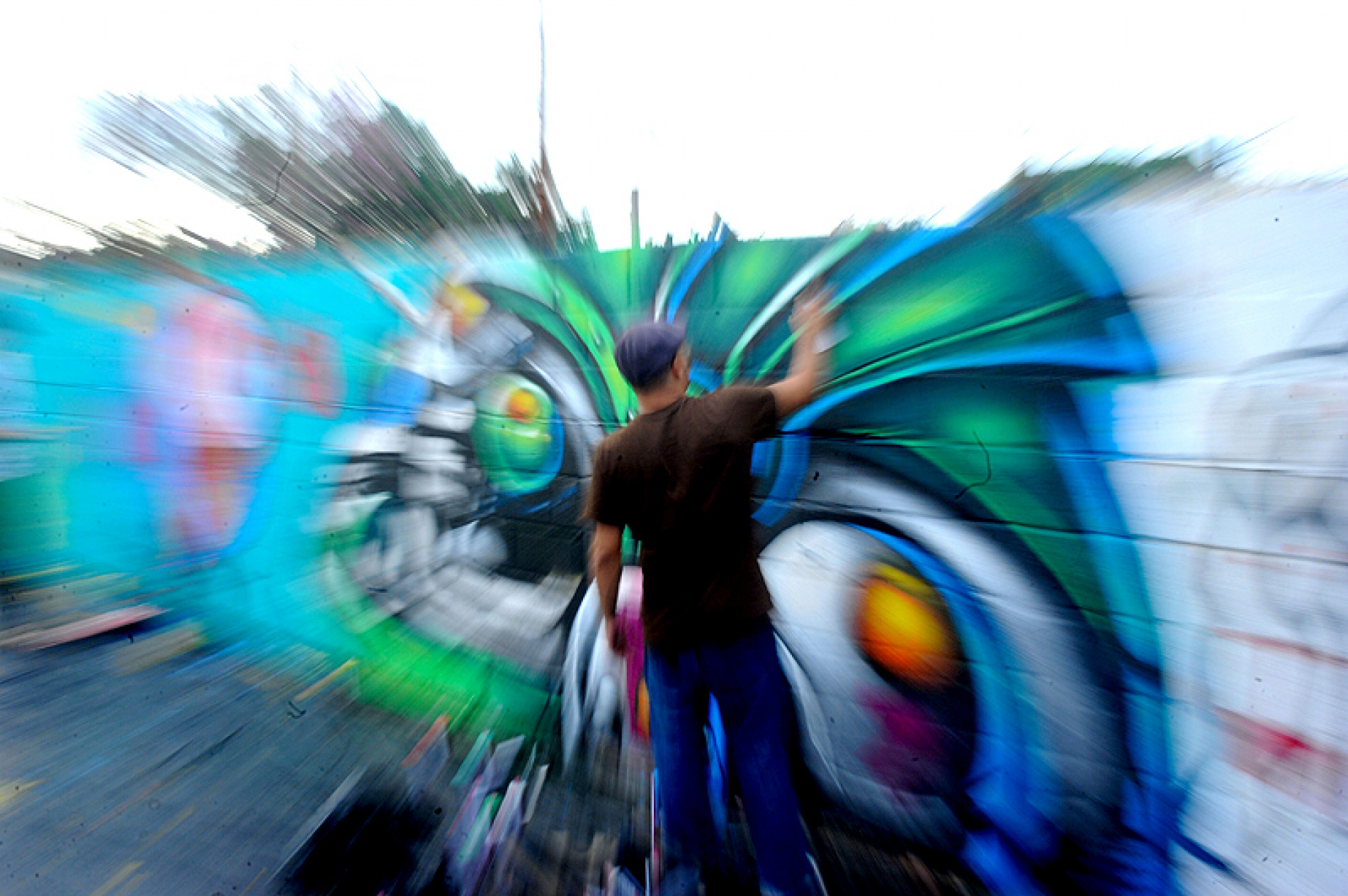 Texto de projeto de lei que deve ser votado hoje proíbe mensagens de apologia a crimes e práticas ilícitas
