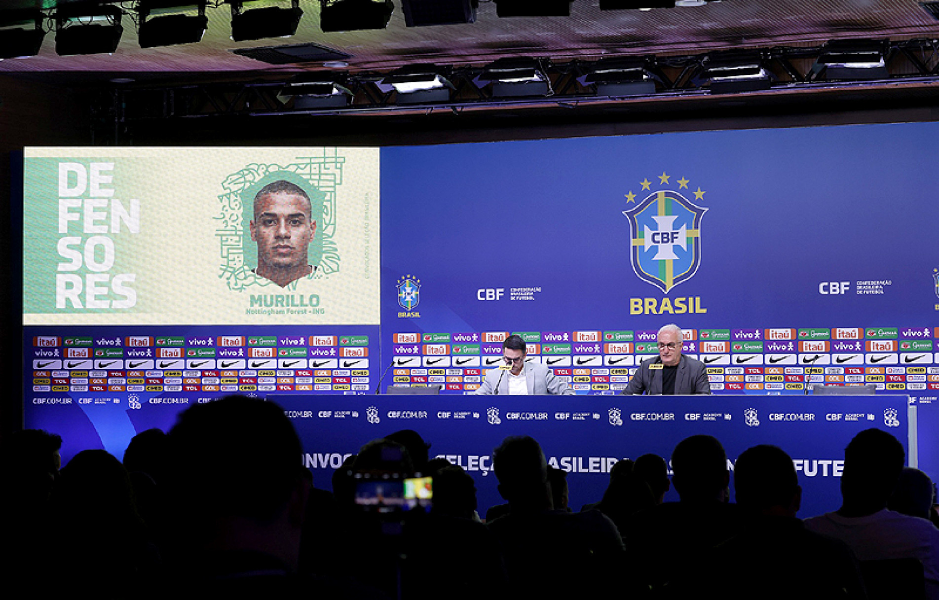 O técnico Dorival Júnior durante anúncio dos 23 convocados