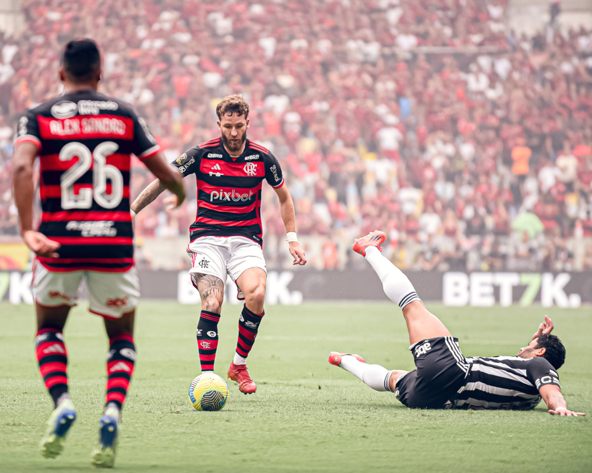 No primeiro jogo, o Mengão ganhou do Galo por 3 a 1
