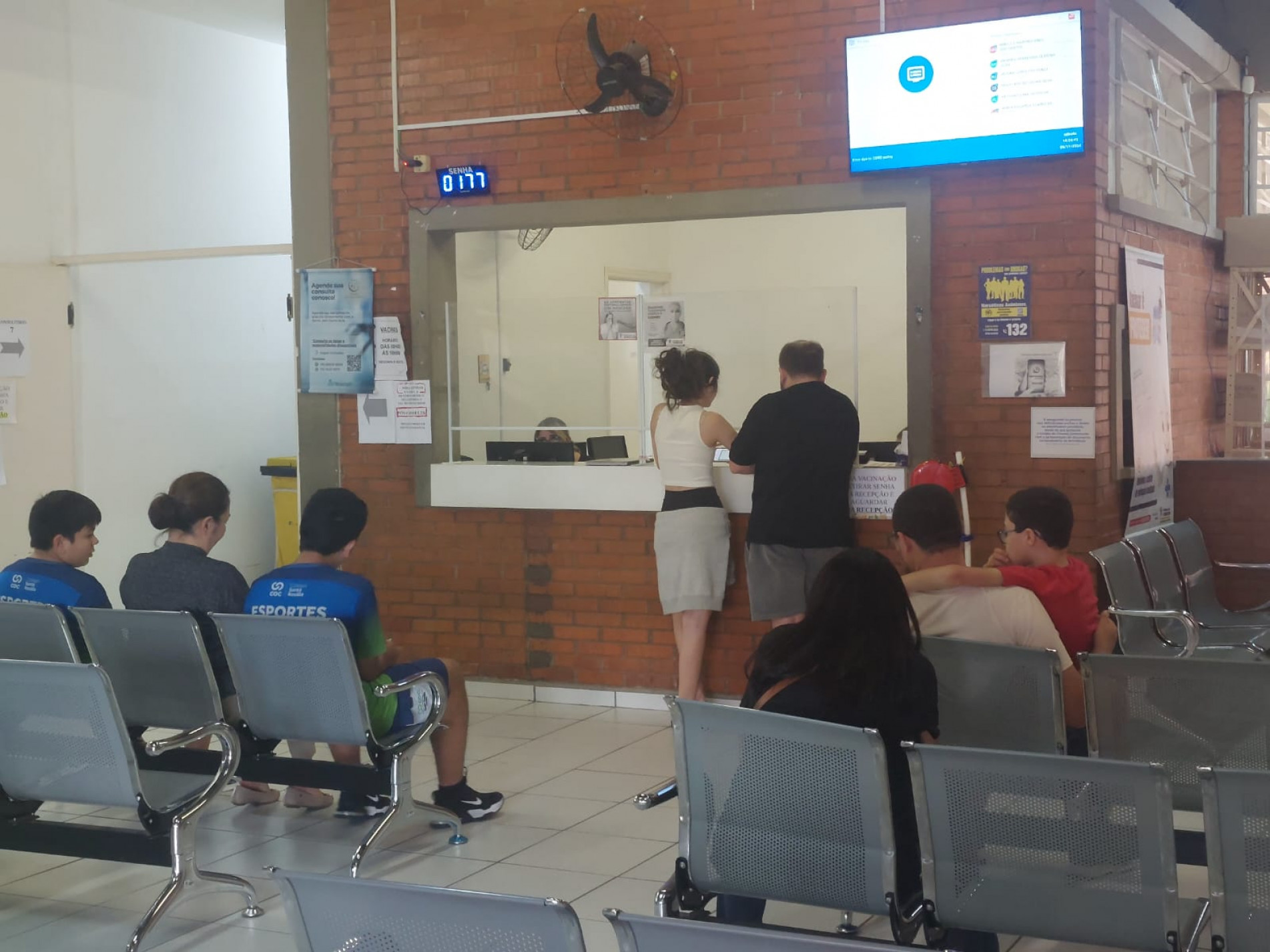 Na UBS Maria do Carmo os moradores aproveitaram a unidade aberta para colocar a carteirinha de vacinação em dia