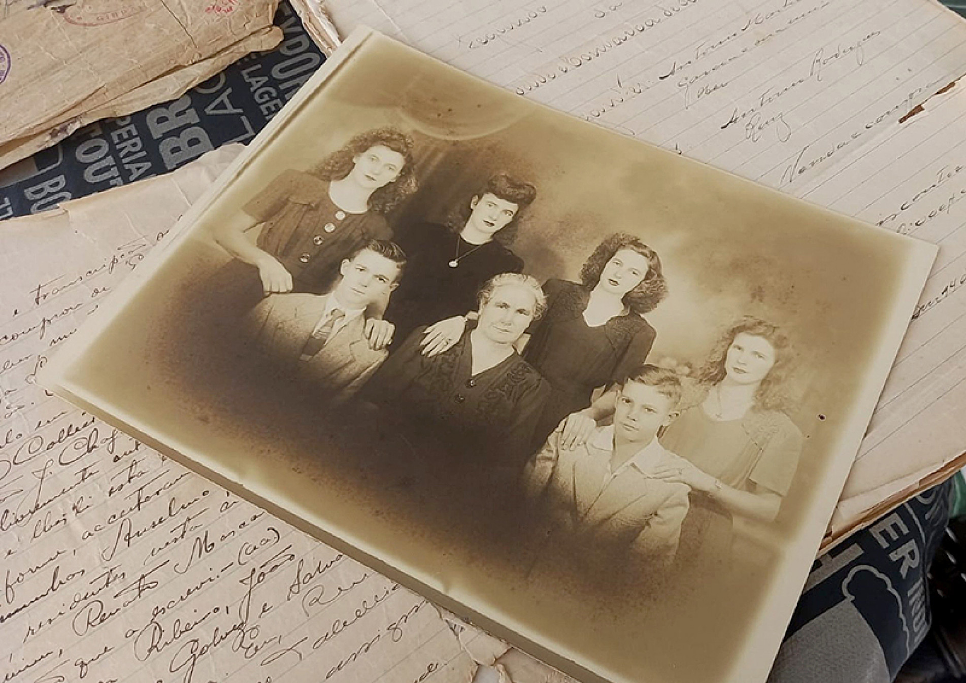 Descendentes de espanhóis guardam registros e memórias