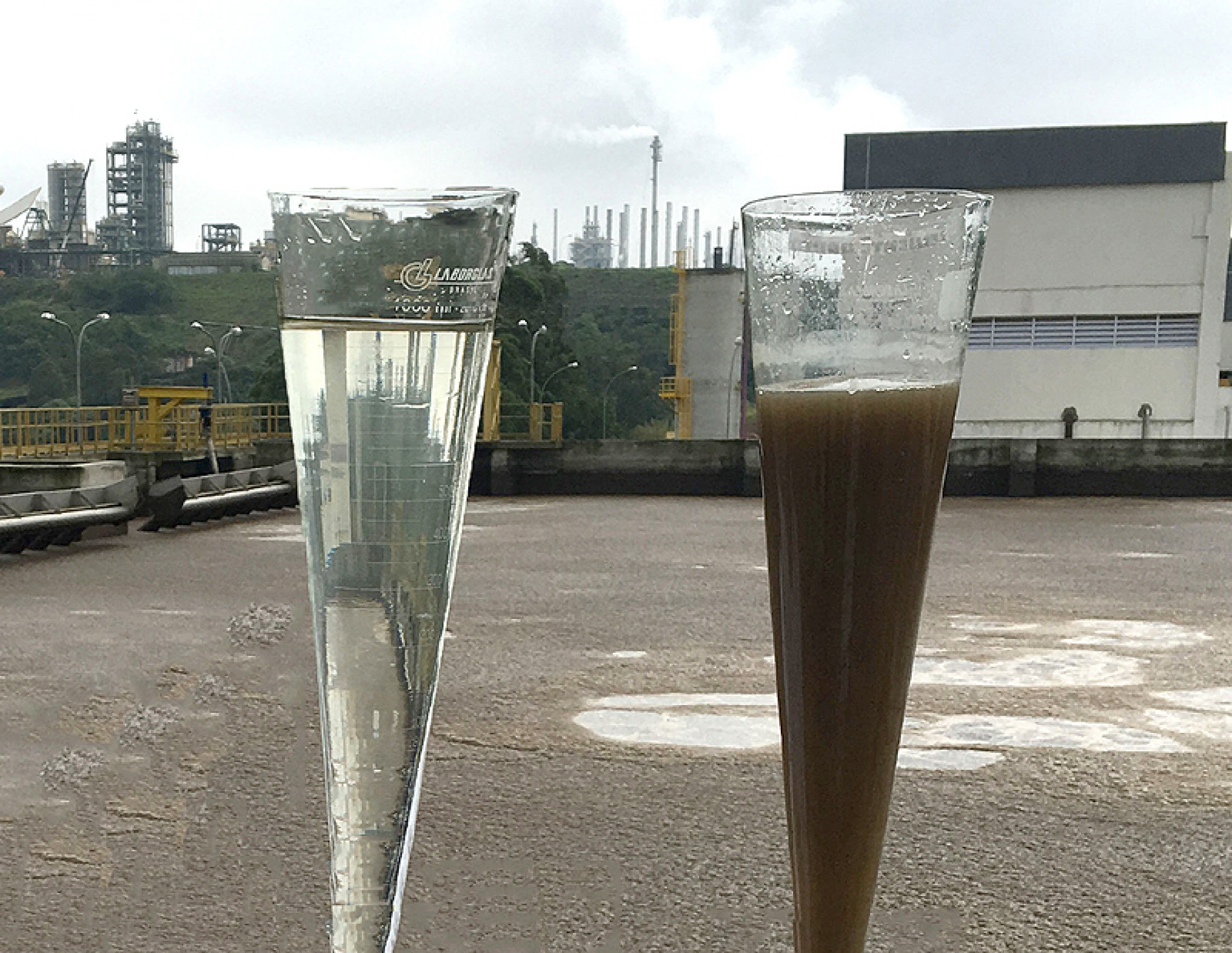 Meta é eliminar o despejo de milhões de litros de esgoto sem tratamento por mês no Ribeirão Varjão