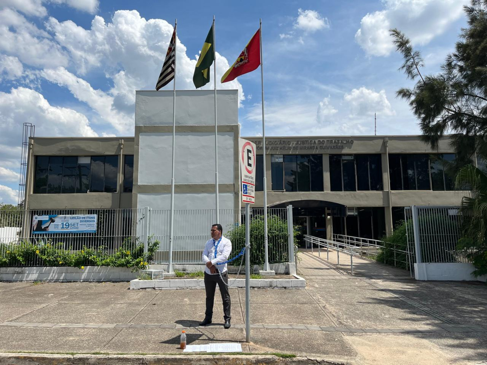 O trabalhador alega erro do perito no cálculo de revisão de salário