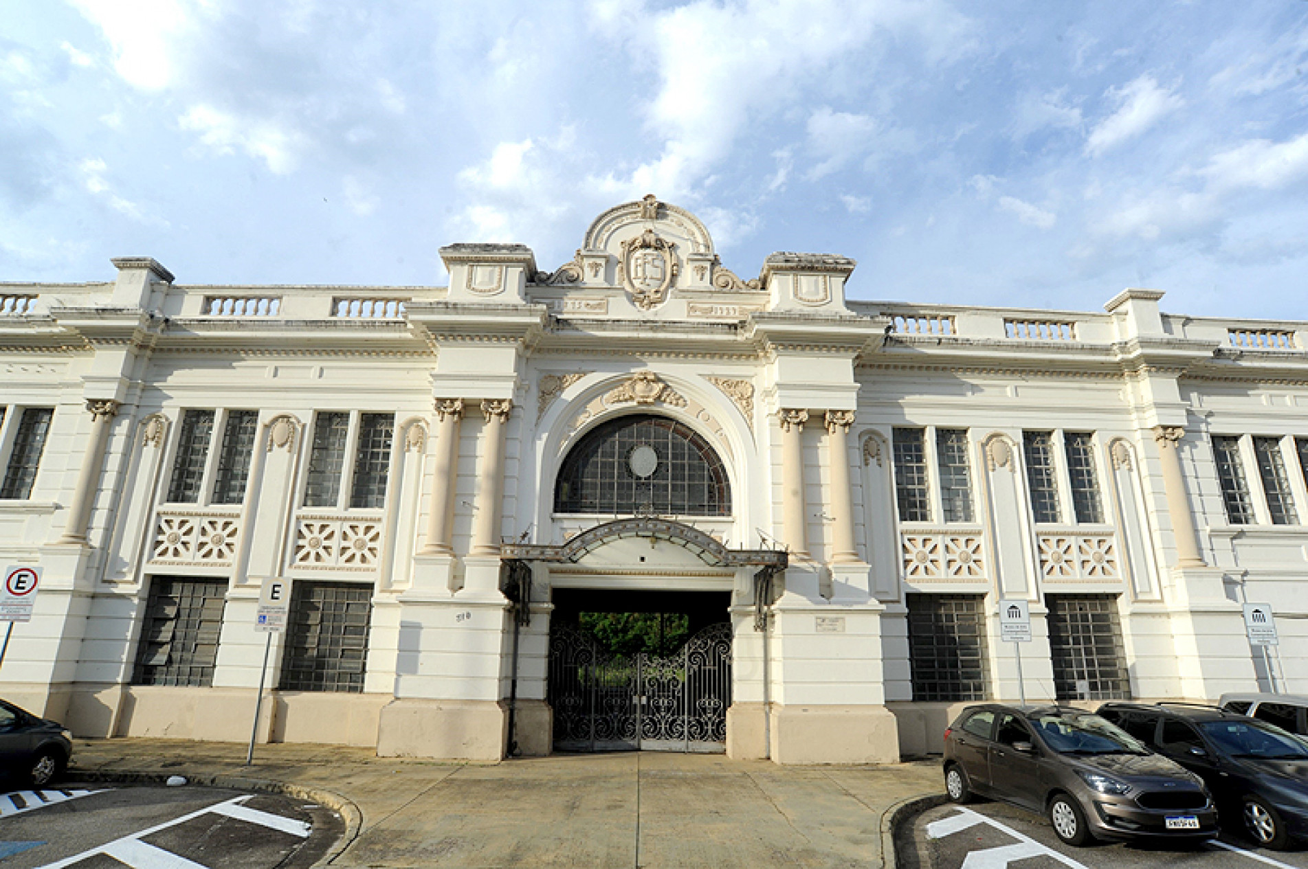 Uso de prédios desativados pode ajudar a preservá-los
