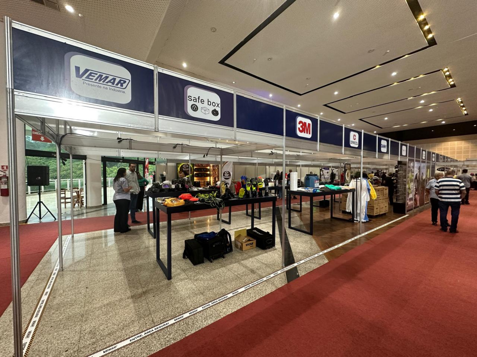 Empresas e marcas do segmento também estiveram presentes na feira, apresentando produtos, serviços e soluções de mercado