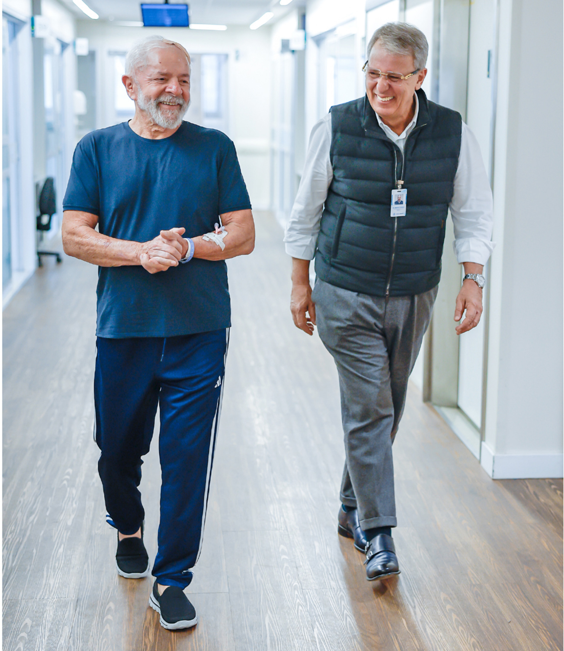 Presidente andou ao lado do médico 
