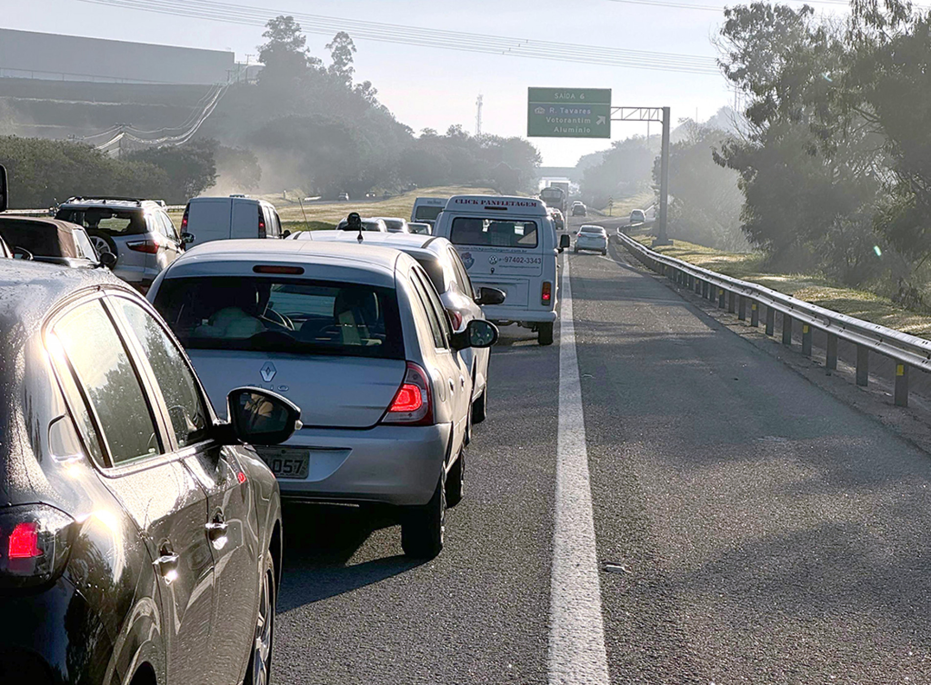 Principalmente nos horários de pico, transitar pela Castelinho é um desafio
