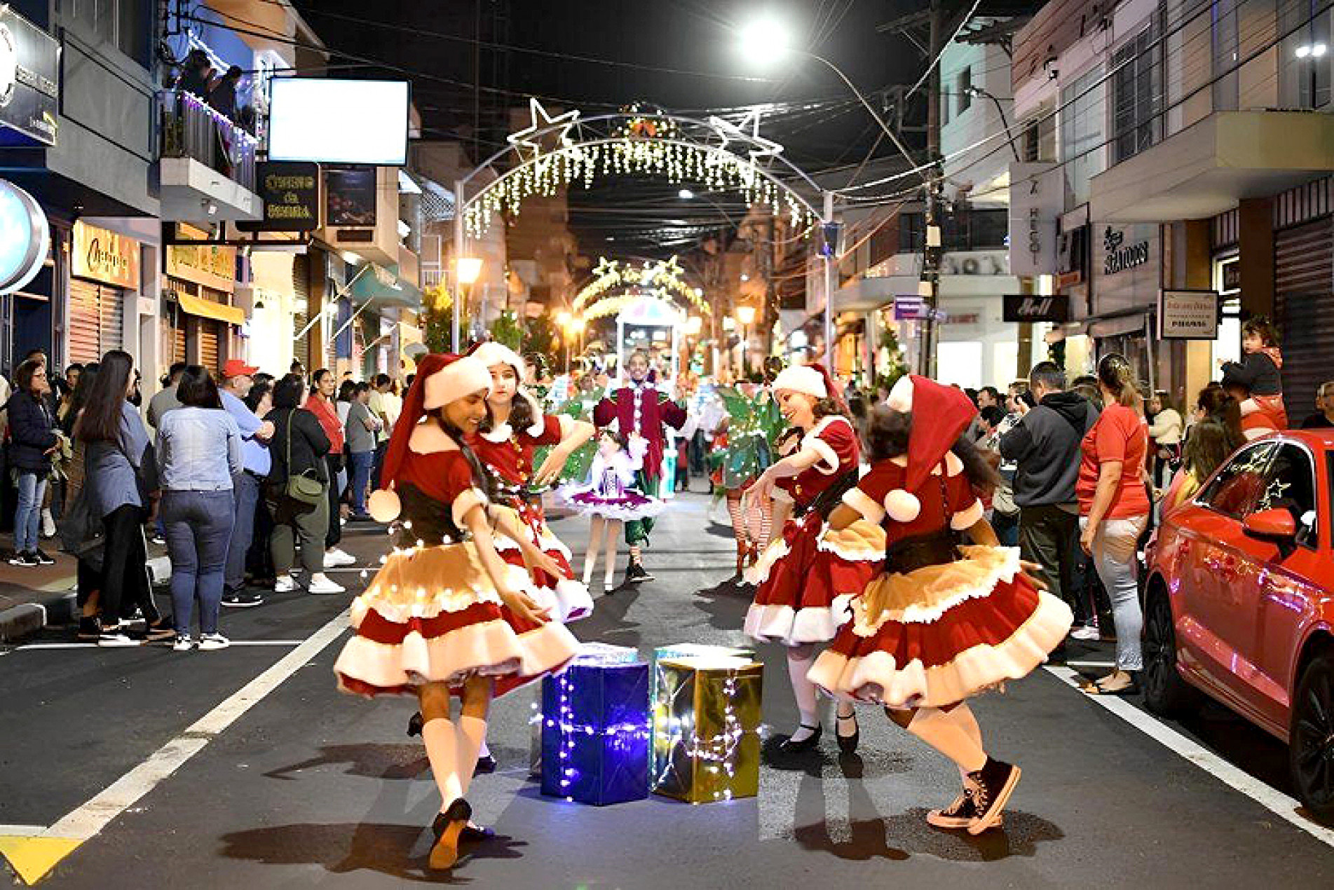 Serra Negra é uma das cidades que estão investindo no Natal