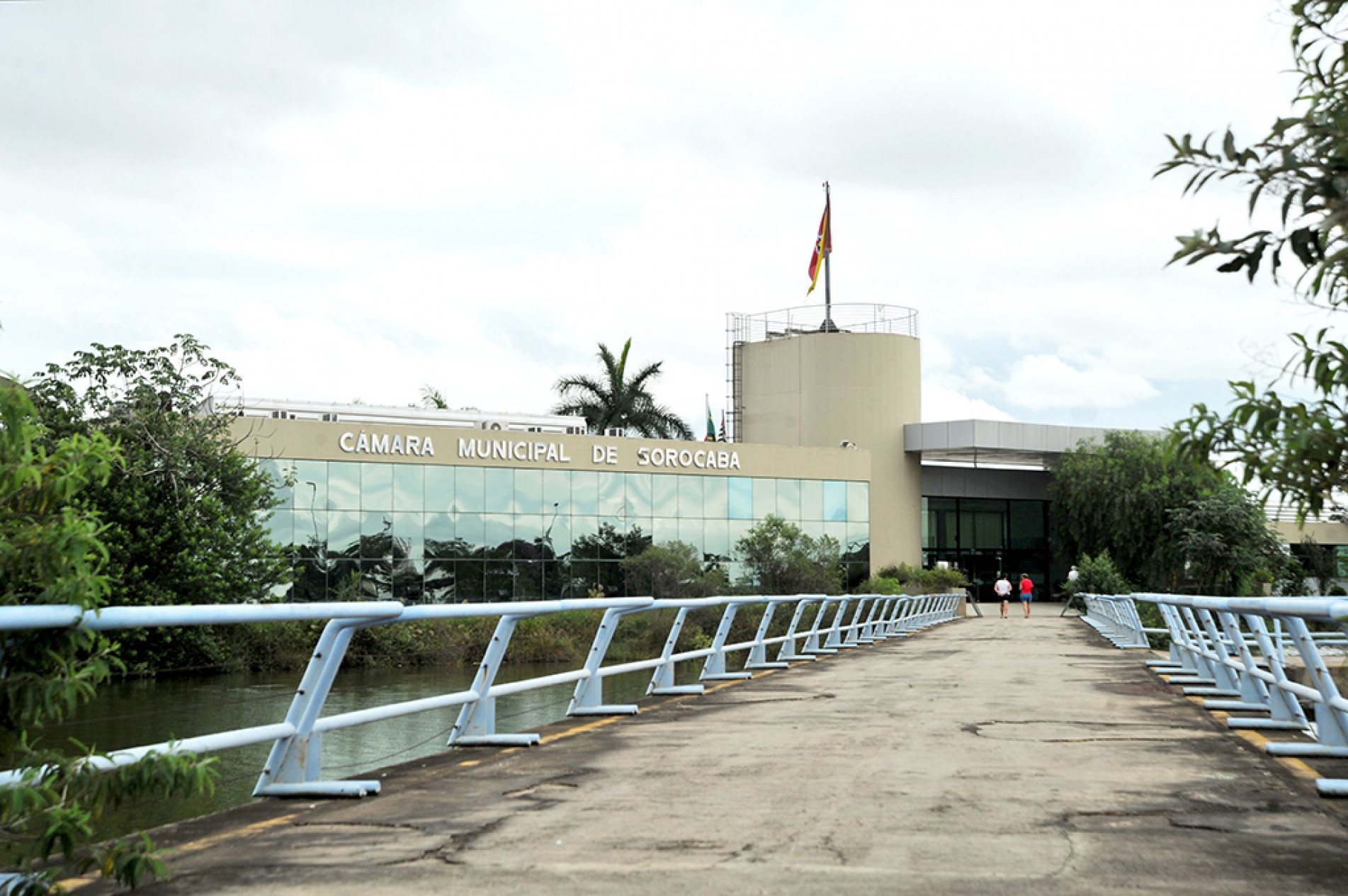 Cerimônia será no plenário da Câmara a partir das 19h: haverá transmissão pelo YouTube
