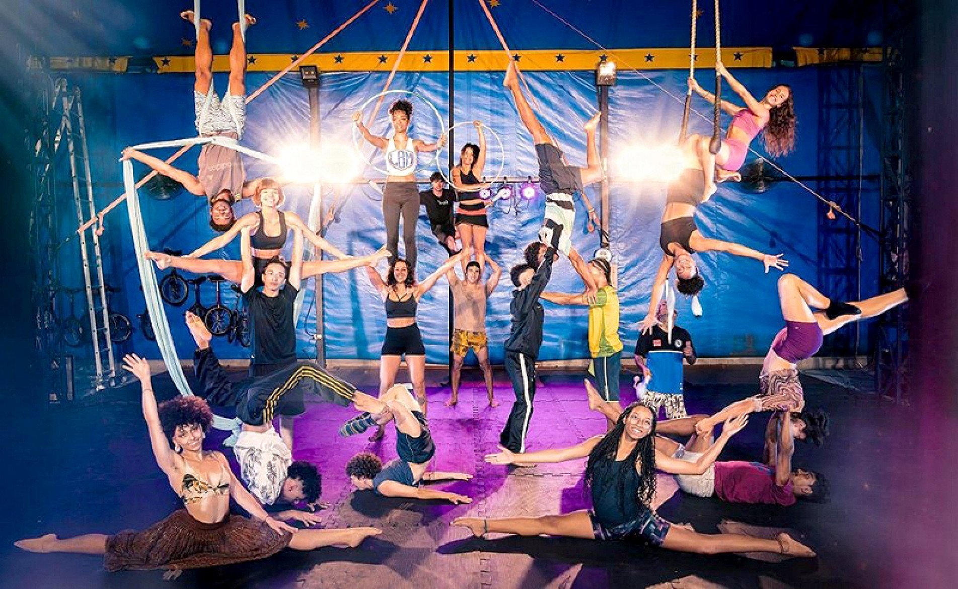 O curso é gratuito e oferece bolsa-auxílio aos participantes
