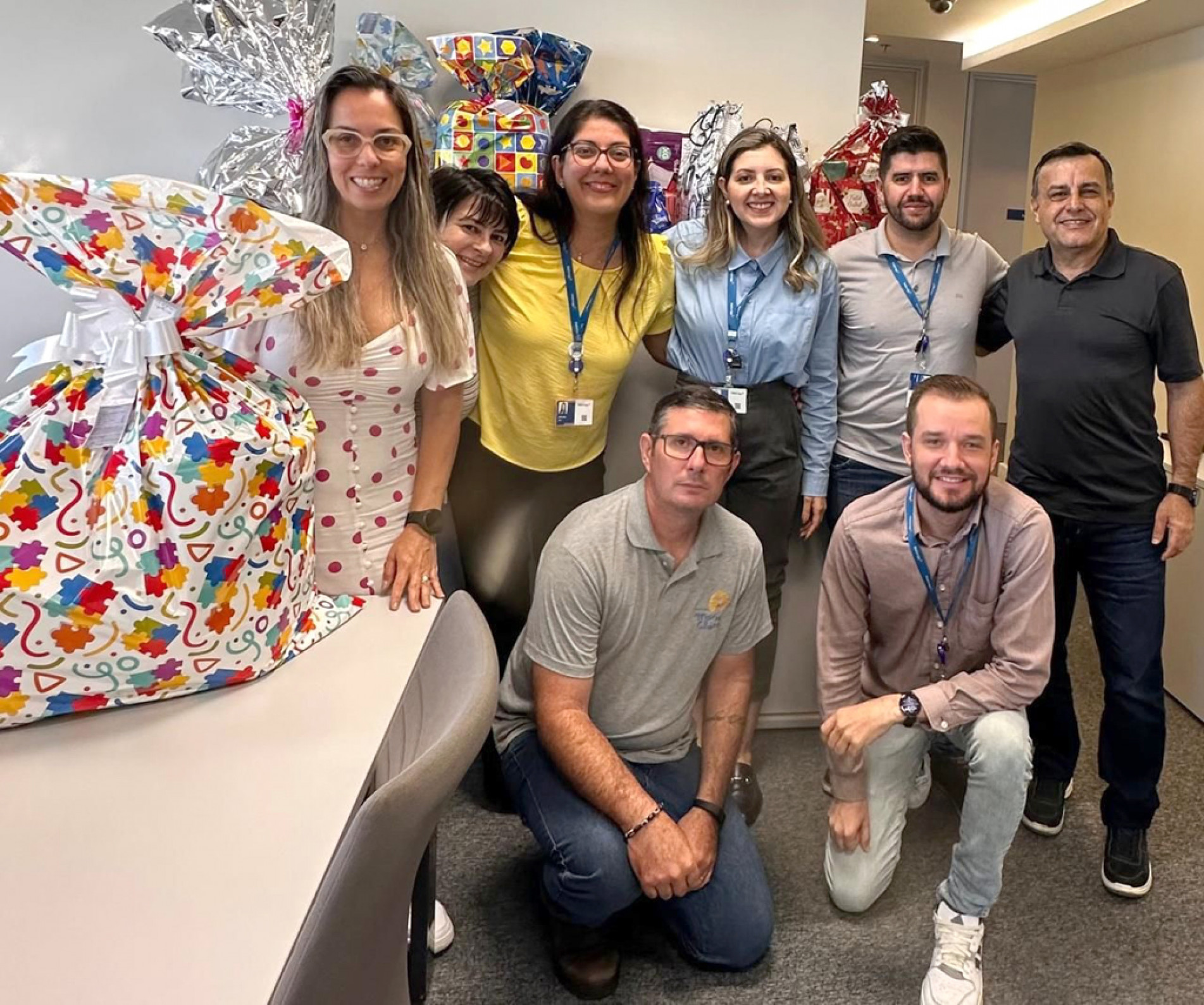 Cada colaborador escolhe os presentes personalizados: alegria indescritível
