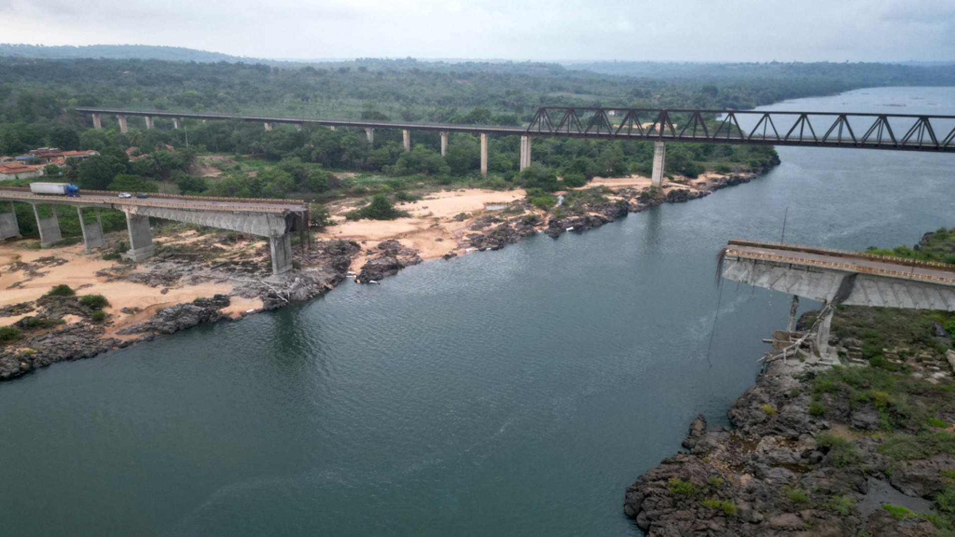 Ponte sobre o rio Tocantins desabou no dia 22 de dezembro