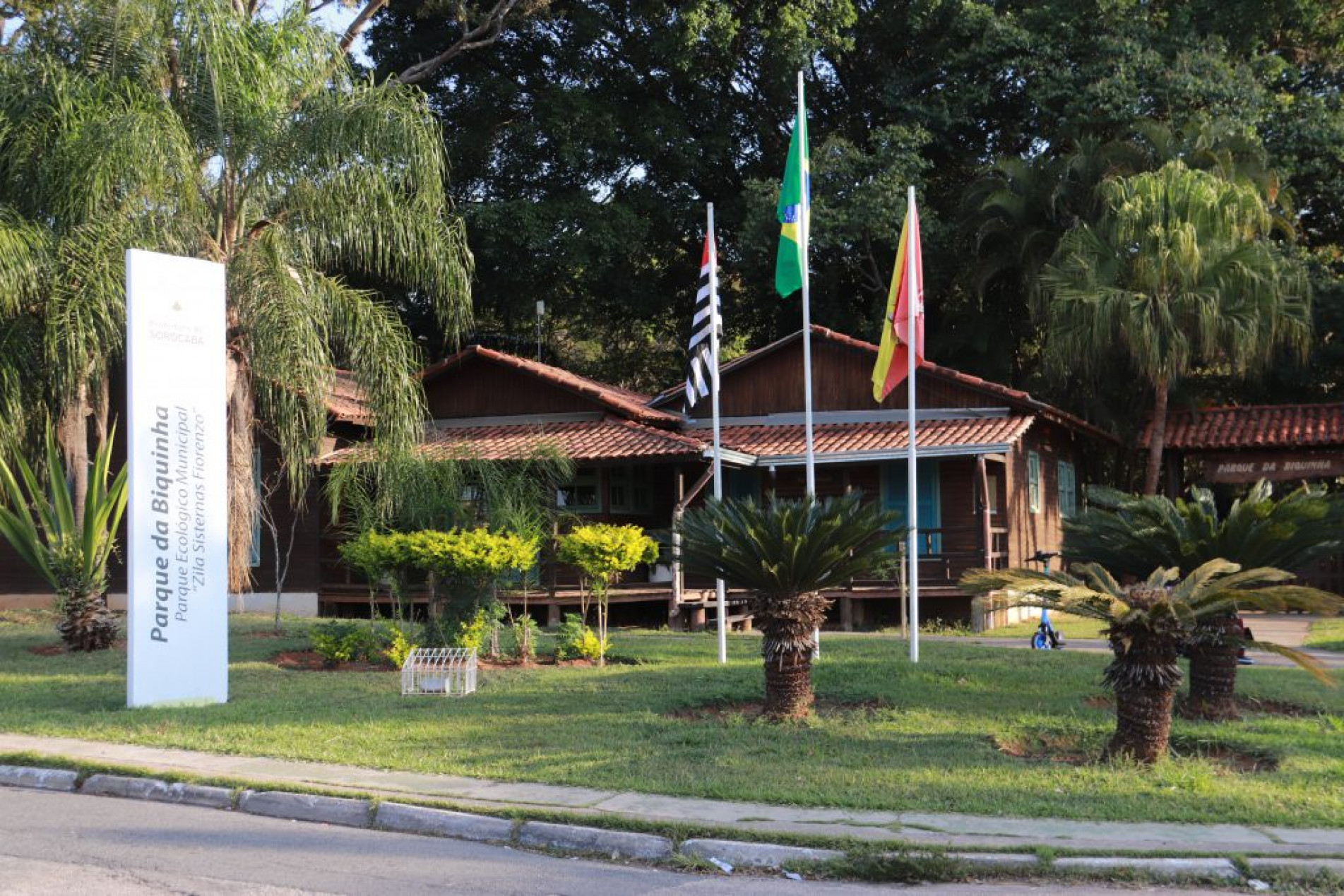 O Parque da Biquinha está localizado na avenida Comendador Pereira Inácio