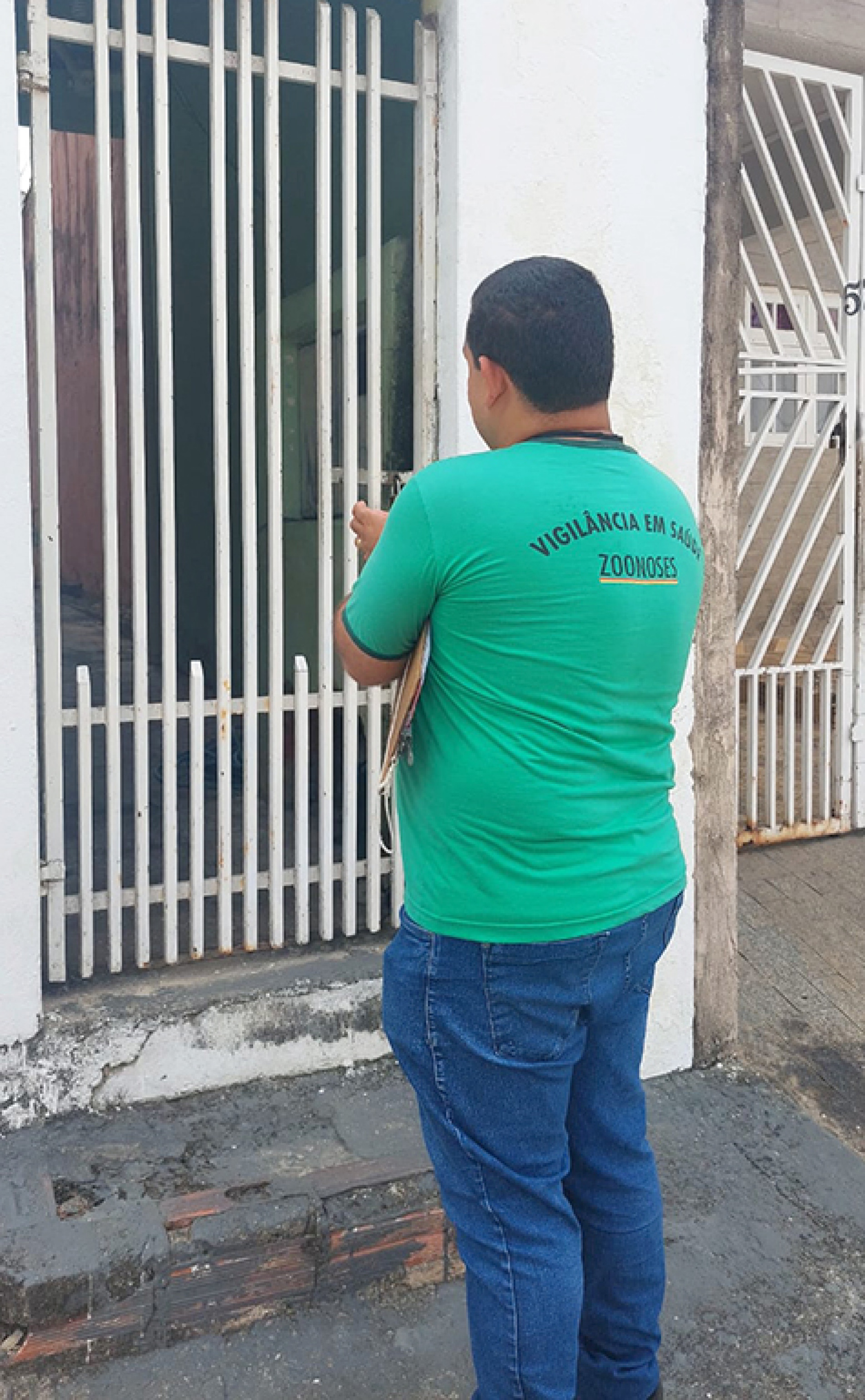 Programa ‘casa a casa’: visitas rotineiras para orientar a população
