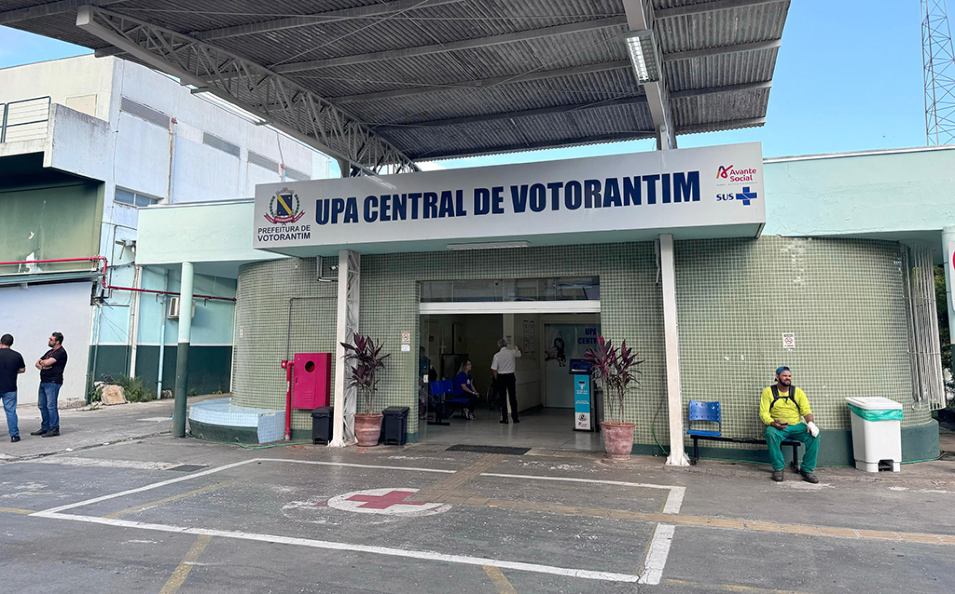 Trabalhadores da Unidade Central de Votorantim e da...
