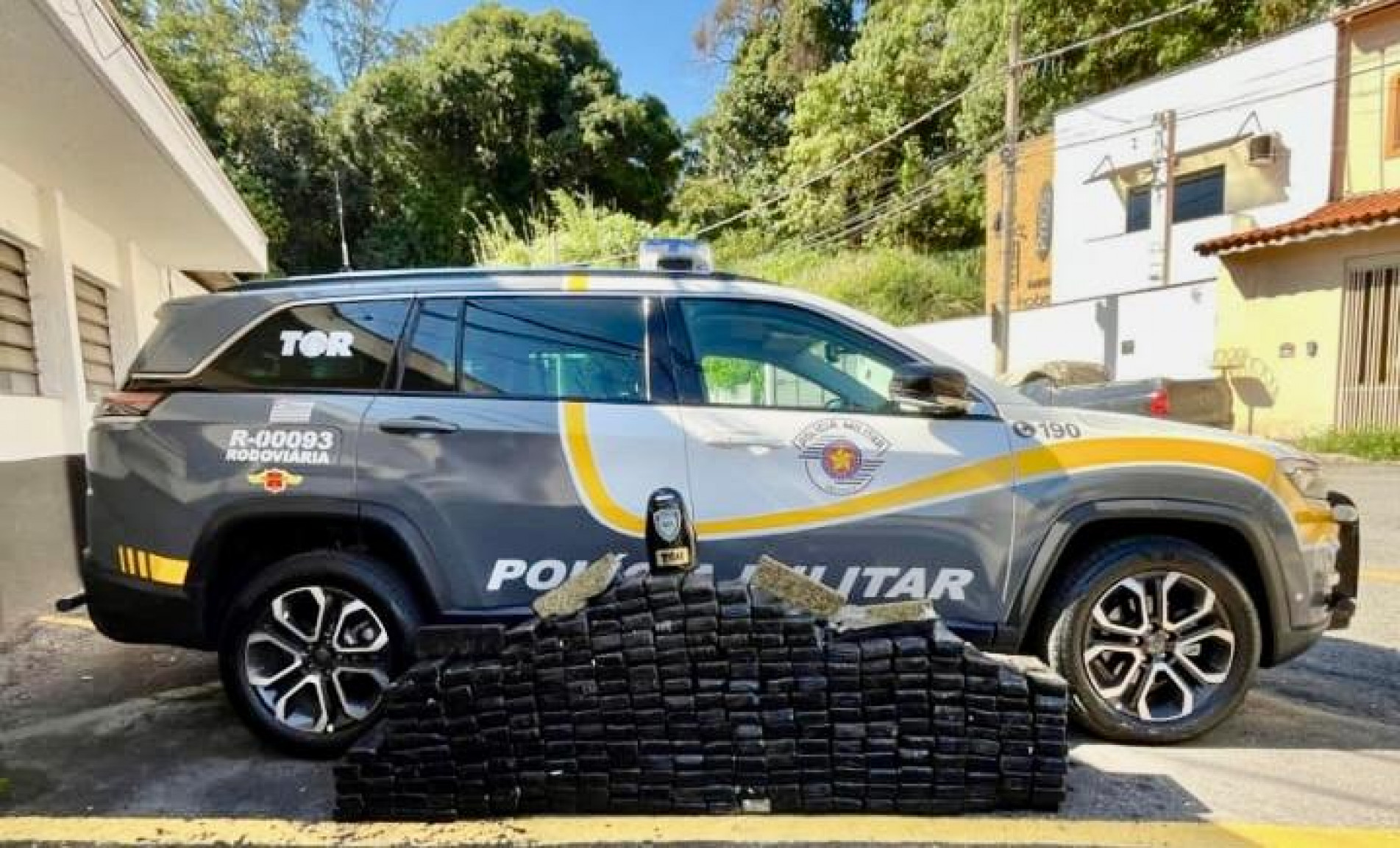 Droga é levada para a delegacia de São Roque