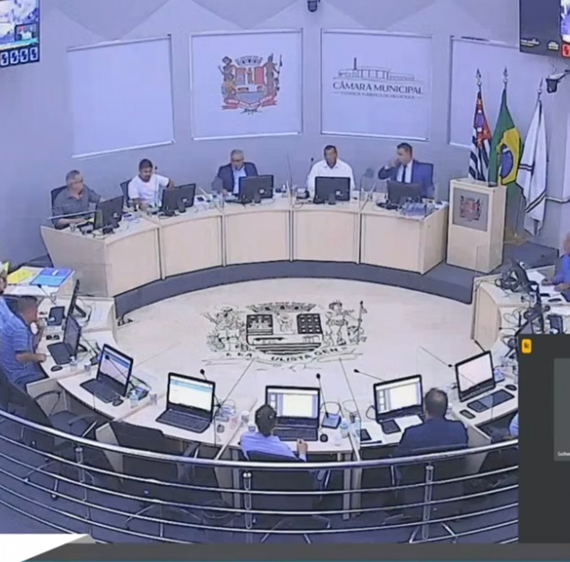 Projeto de autoria do Executivo foi votado em sessão extraordinária
