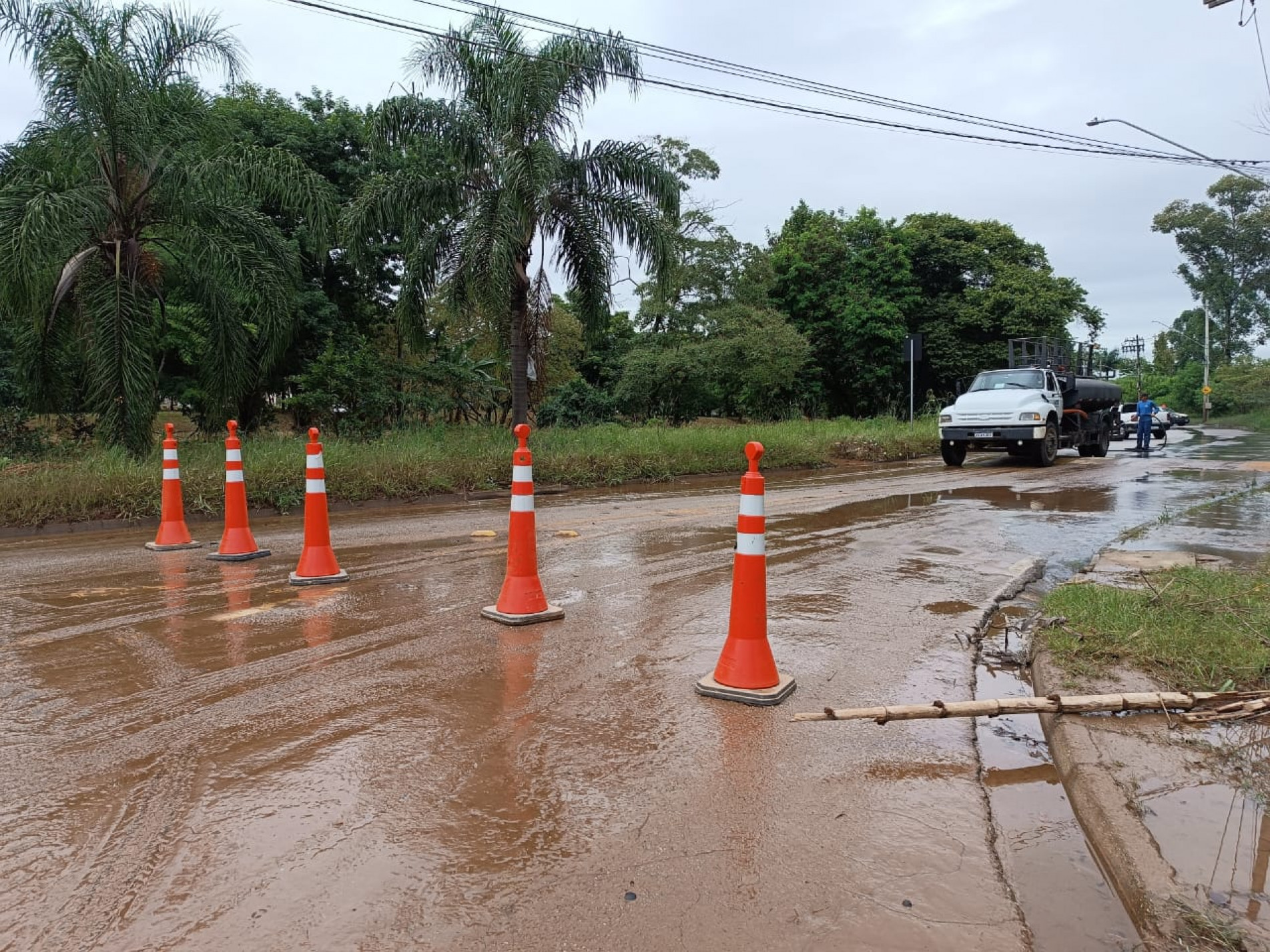 Avenida XV de Agosto registrara bloqueios, e a previsão indica precipitações até terça-feira
