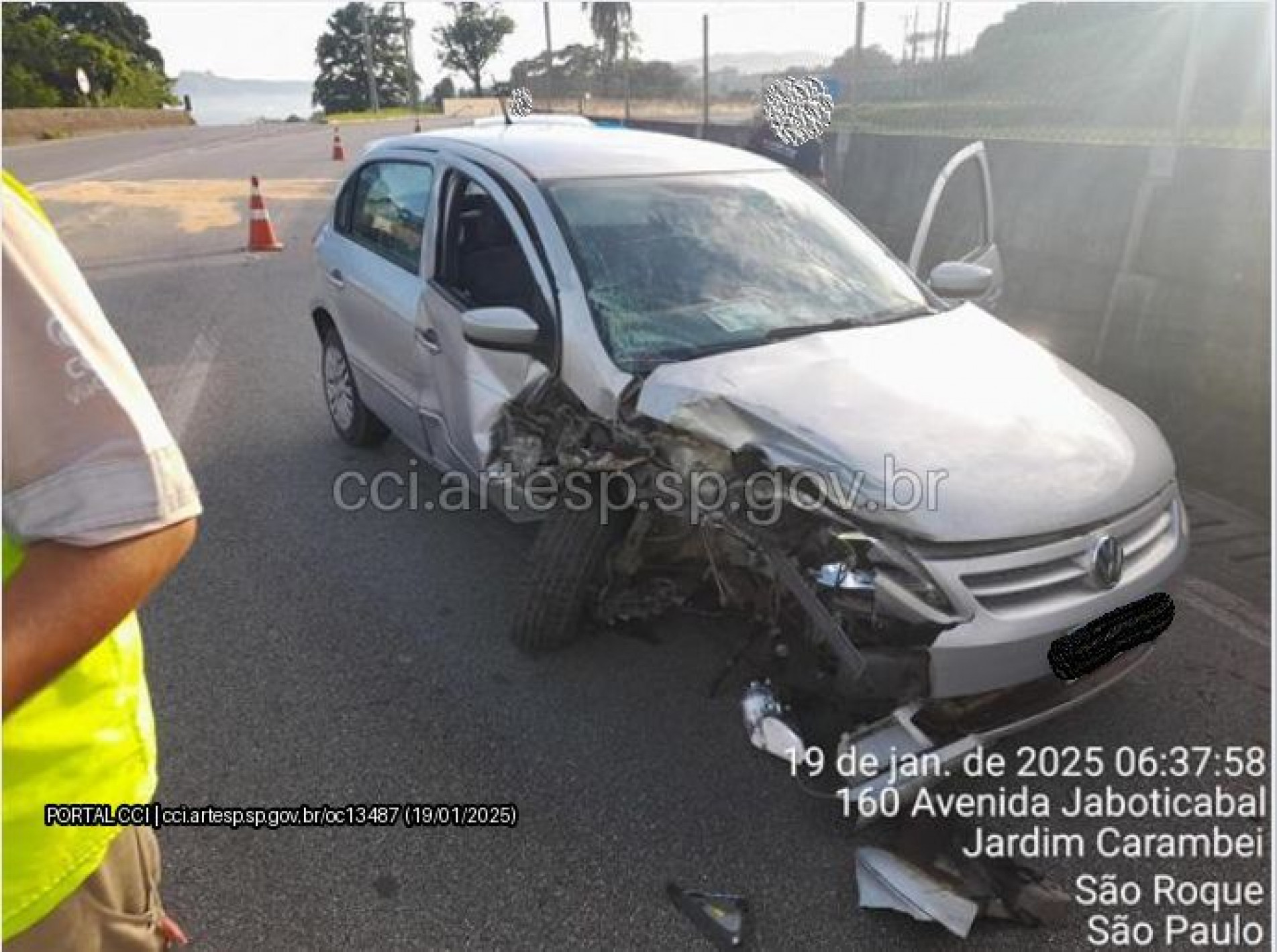 Colisão foi registrada por volta das 6h