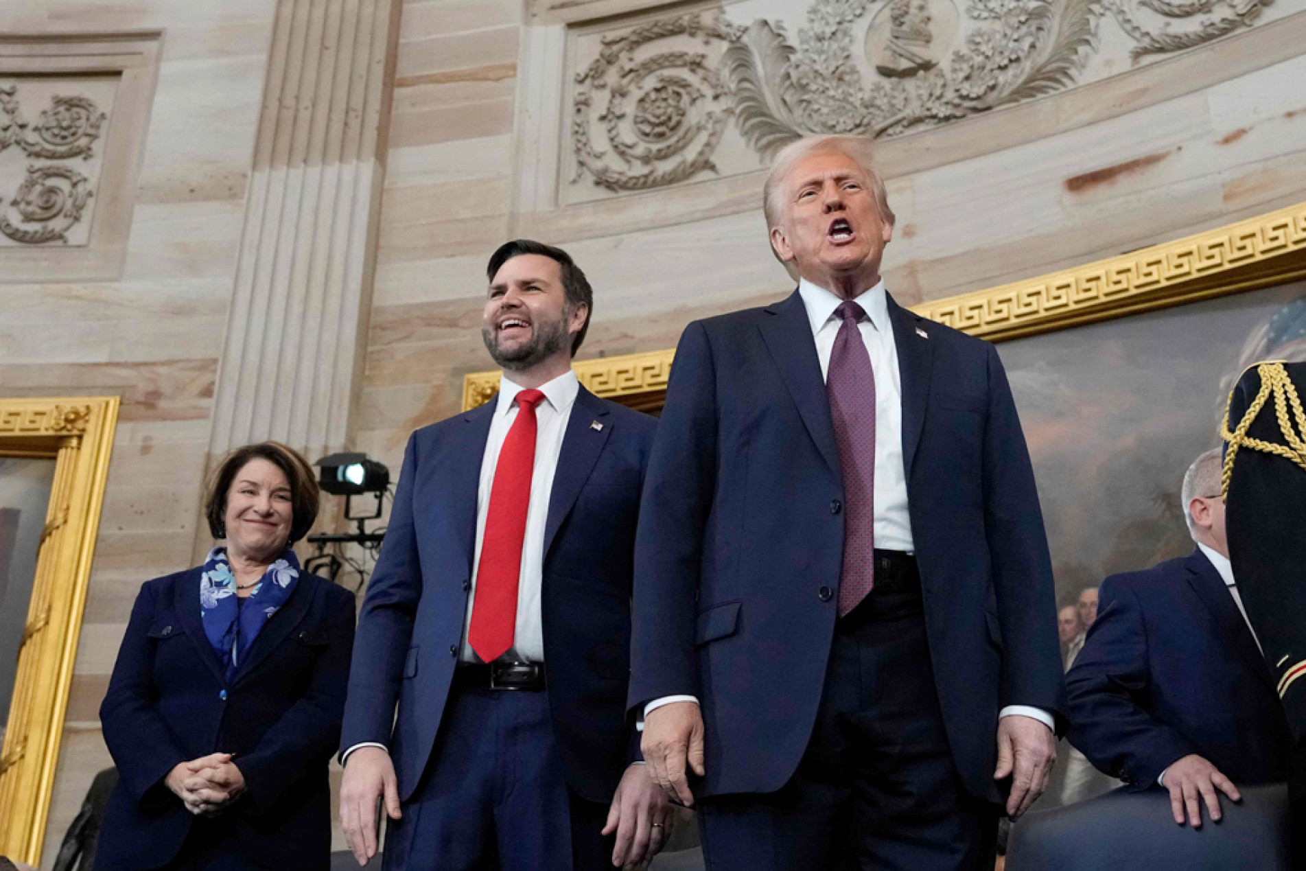 Donald Trump com seu vice, J.D. Vance, na cerimônia de posse
