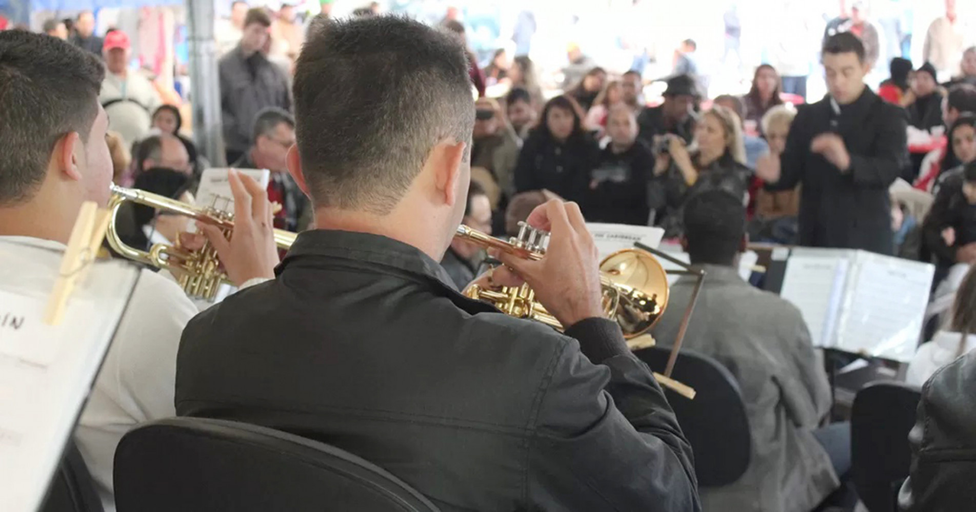 Cursos abrangem canto coral e instrumentos de sopro
