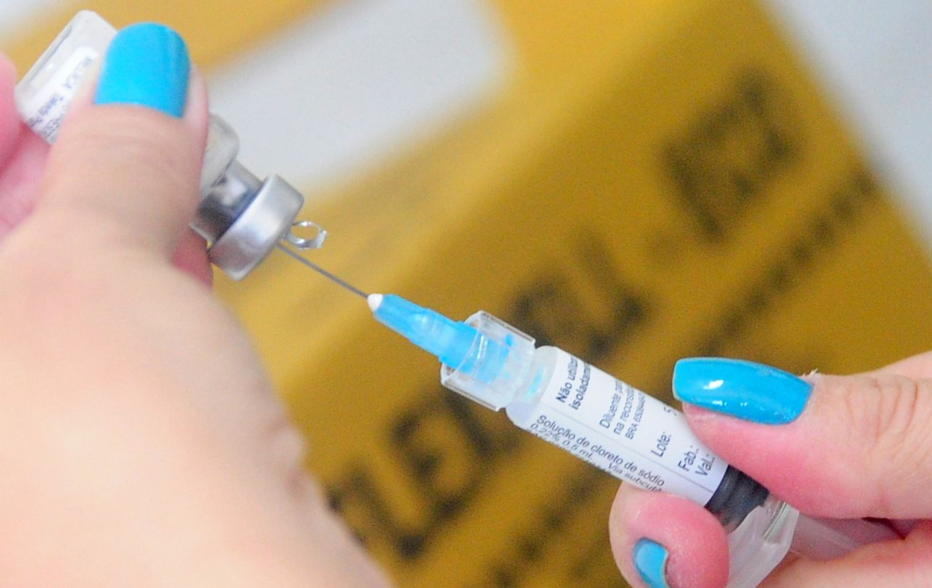 Até o momento, foram aplicados 10.889 imunizantes da primeira dose