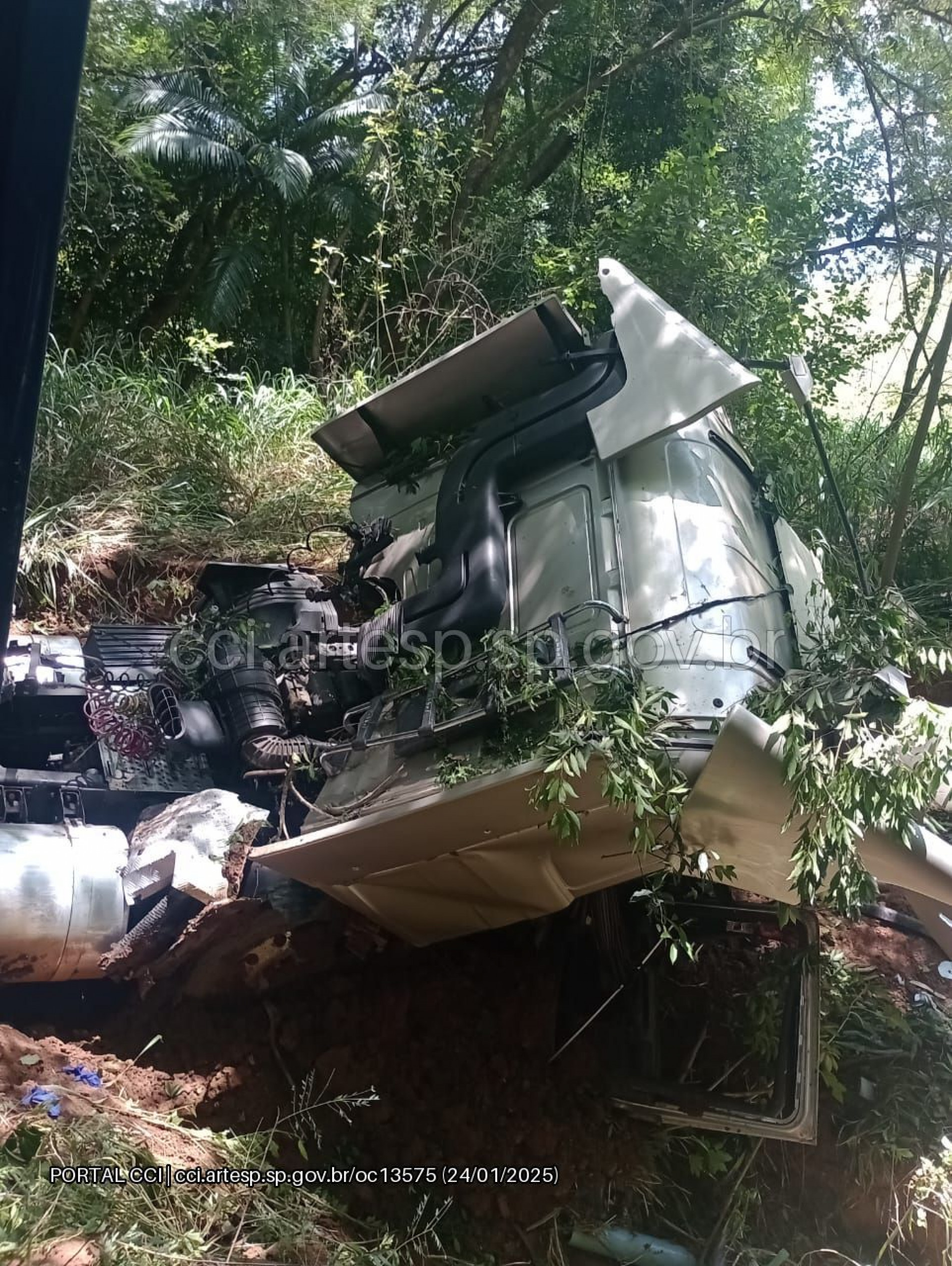 A retirada do veículo está prevista para este sábado (25)