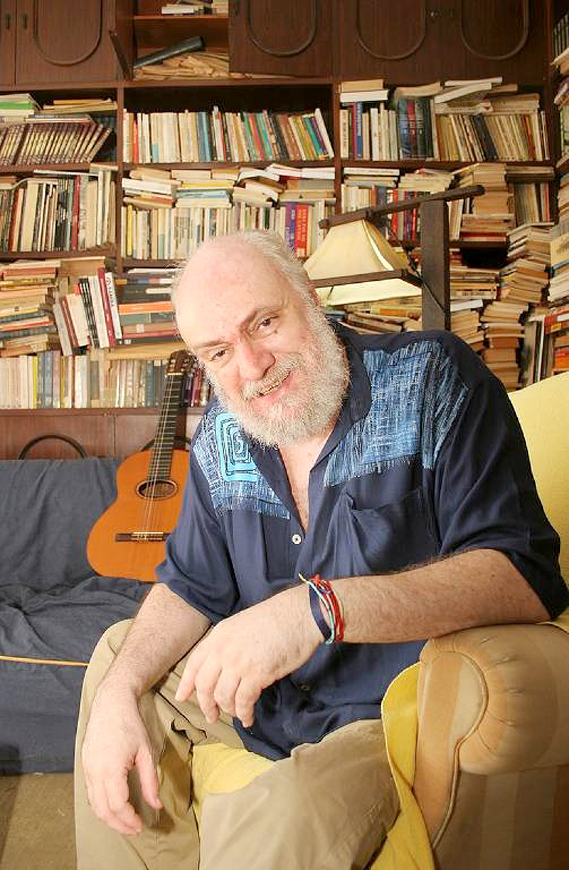 Compositor e escritor, Aldir Blanc dá nome à lei cultural
