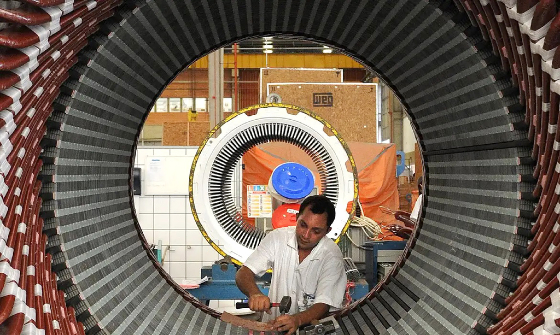 Indústria brasileira do setor faturou R$ 270,8 bilhões ante R$ 296,2 bilhões no ano anterior