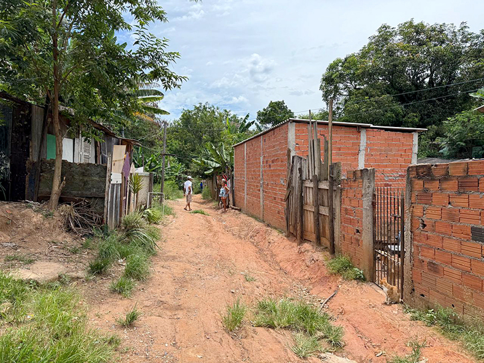 Prefeitura alega que instalação dos postes e
da energia está programada para hoje 