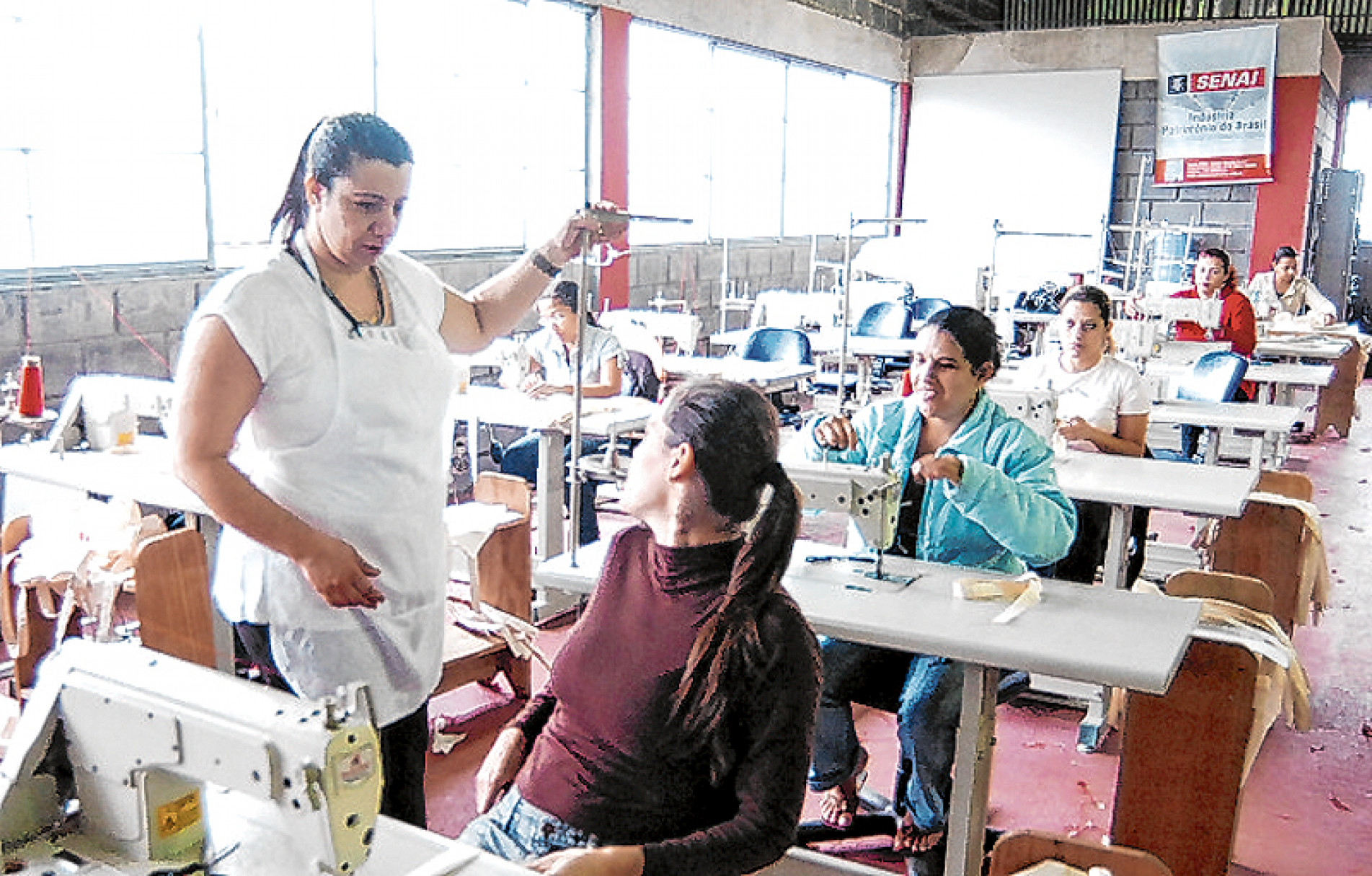 Para costureira ou costureiro, há 20 vagas 
disponíveis: até 14 de fevereiro