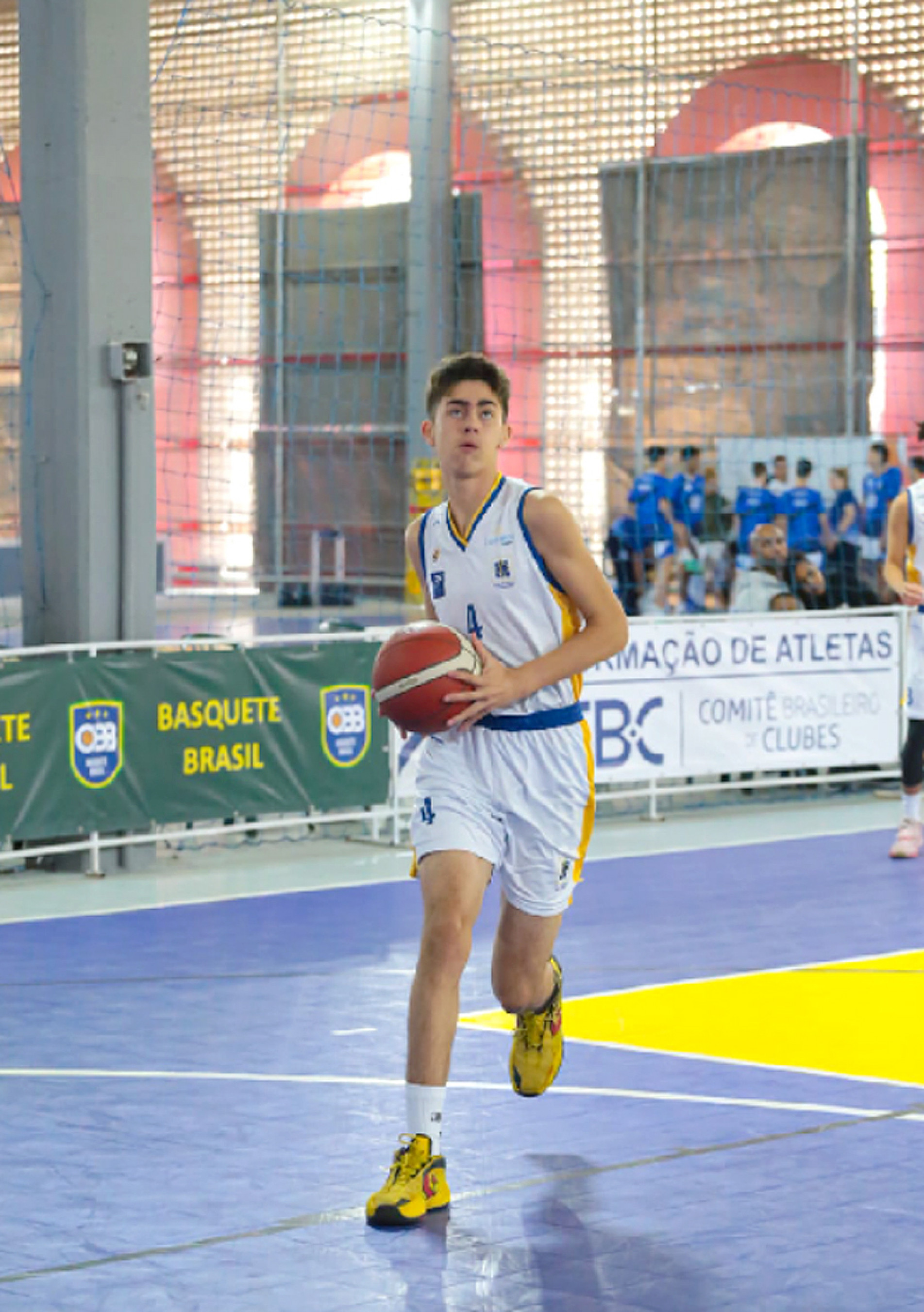 Jovem atleta está morando em São Paulo e se mantendo com a bolsa oferecida pelo clube
