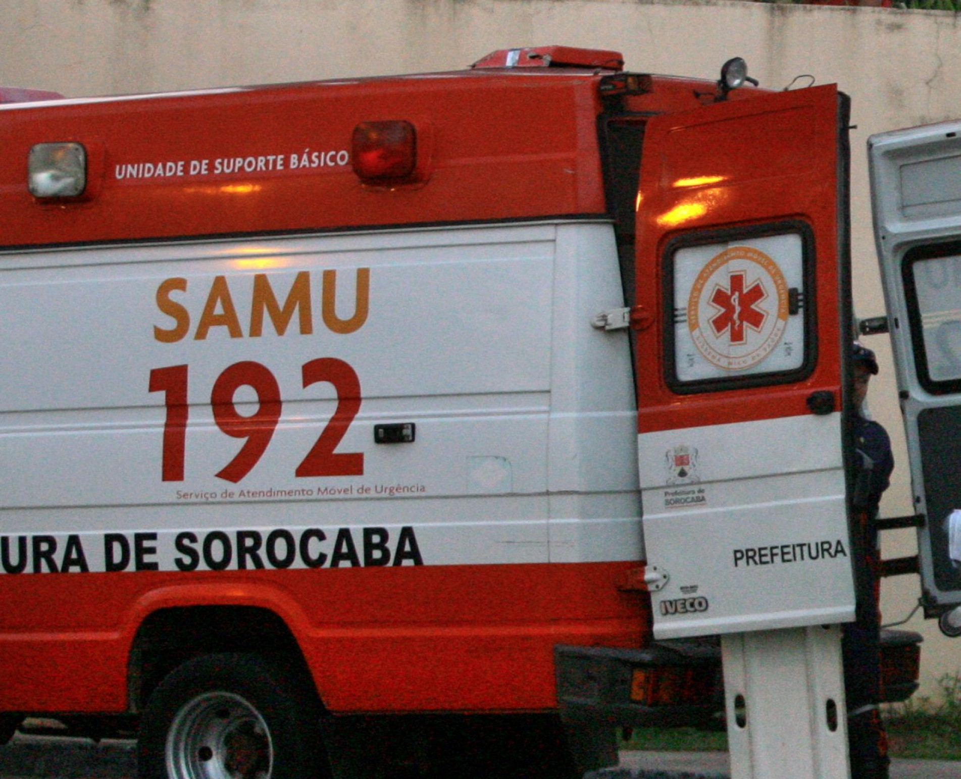 A vítima foi atendida pelo Serviço Móvel de Atendimento de Urgência (Samu) desacordado 