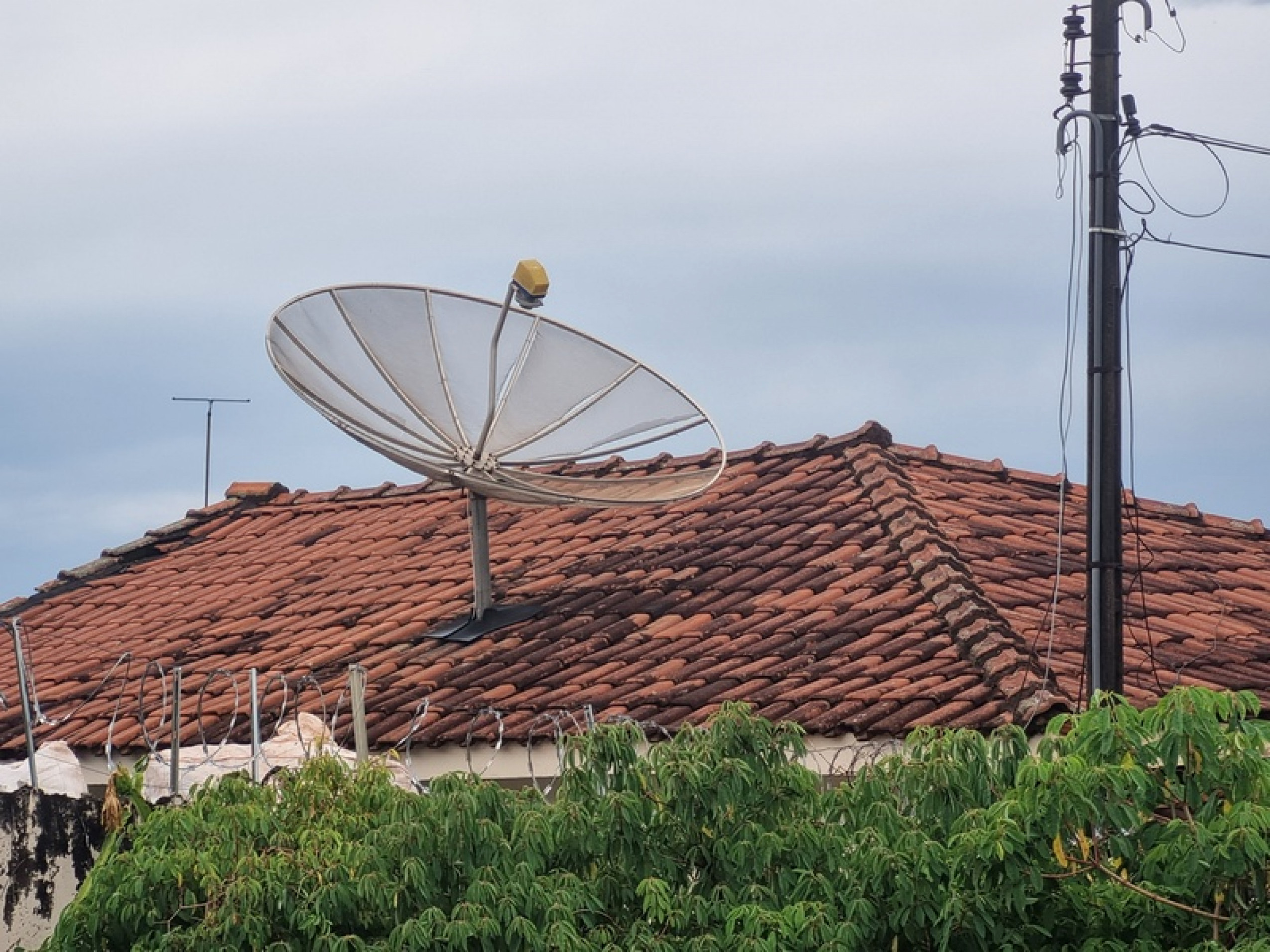 A substituição dos equipamentos é importante porque muitas emissoras já deixaram de transmitir seus canais pelo sinal das parabólicas tradicionais