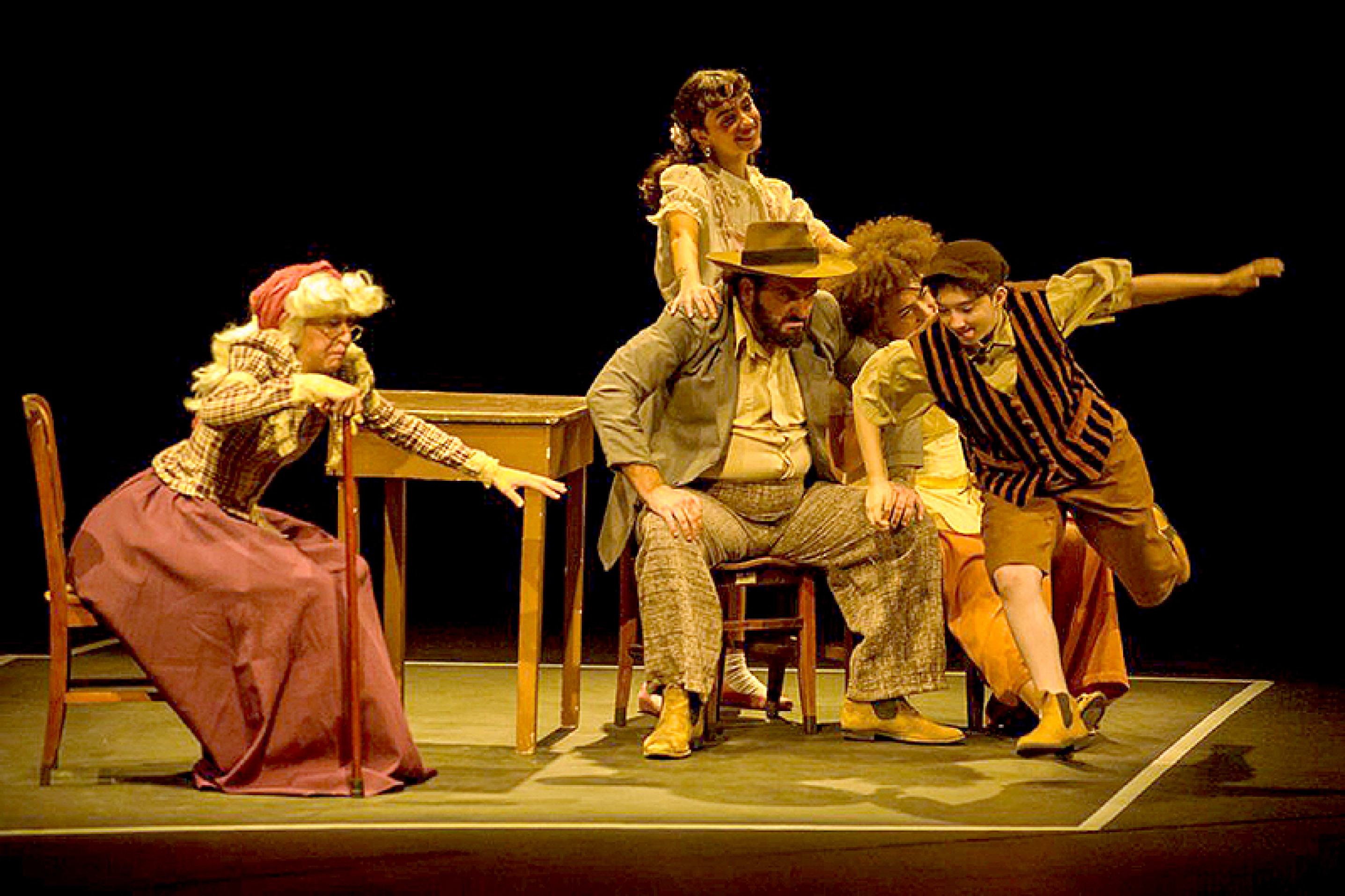 Montagem marca a estreia do Coletivo Syntonia, grupo sorocabano que une teatro e música em suas produções
