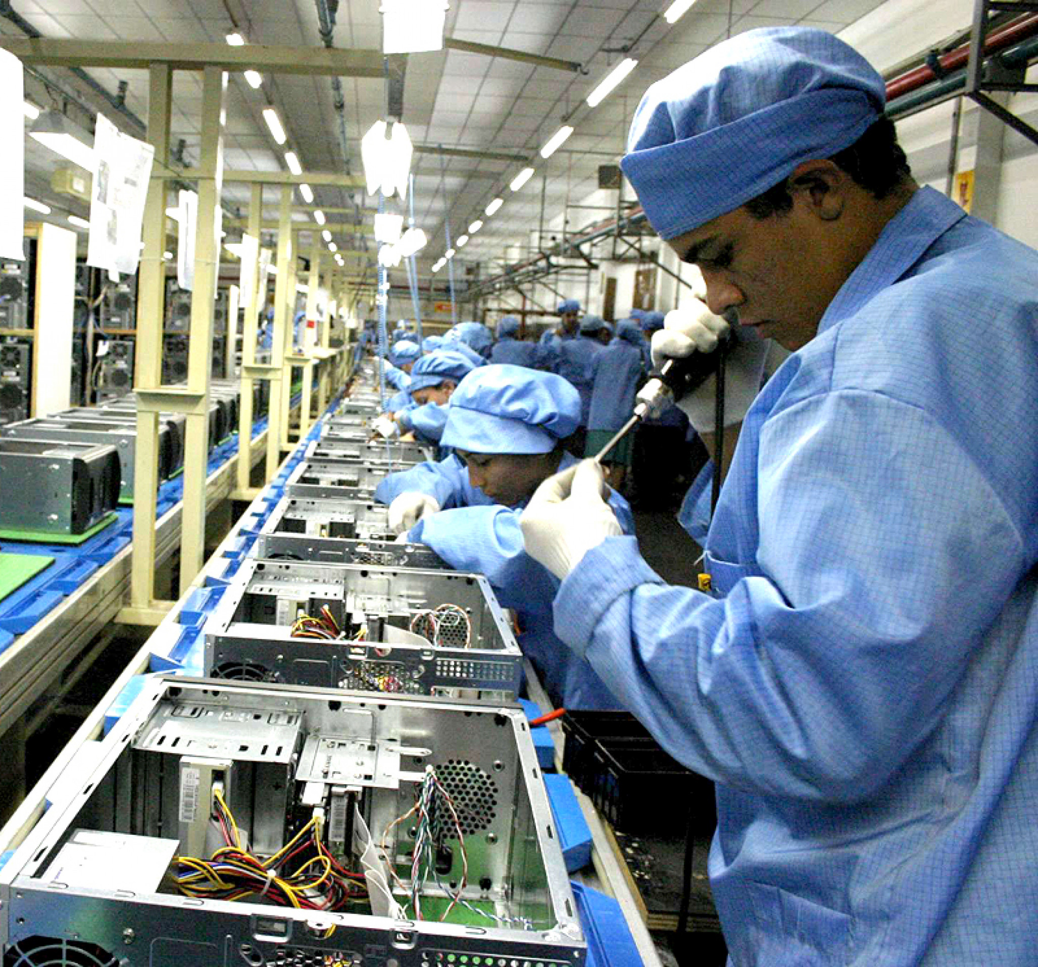 Indústria e serviços empurraram o PIB no ano passado
