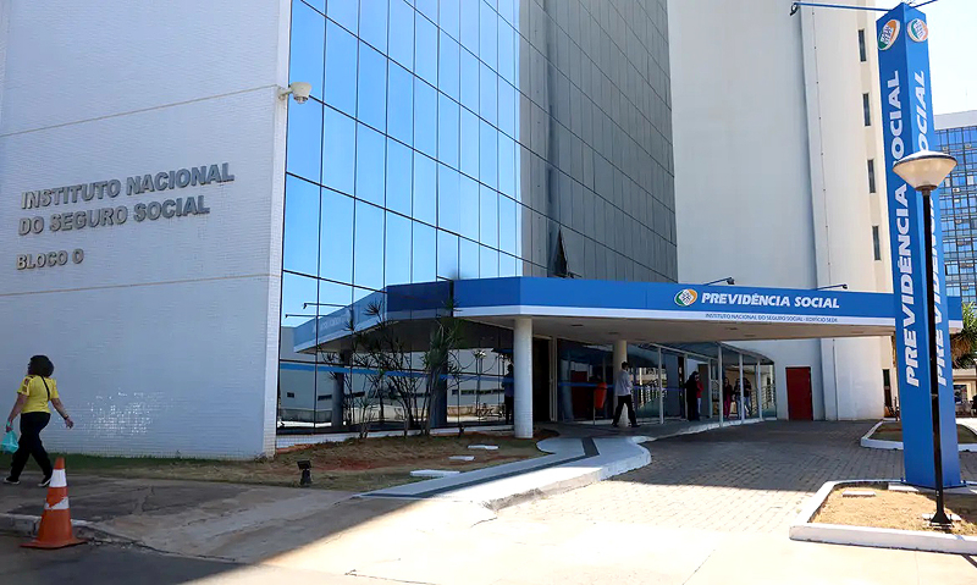 Queixas mais frequentes dizem respeito a descontos realizados por associações, clubes de benefícios, cartões consignados e pela reserva de margem consignável