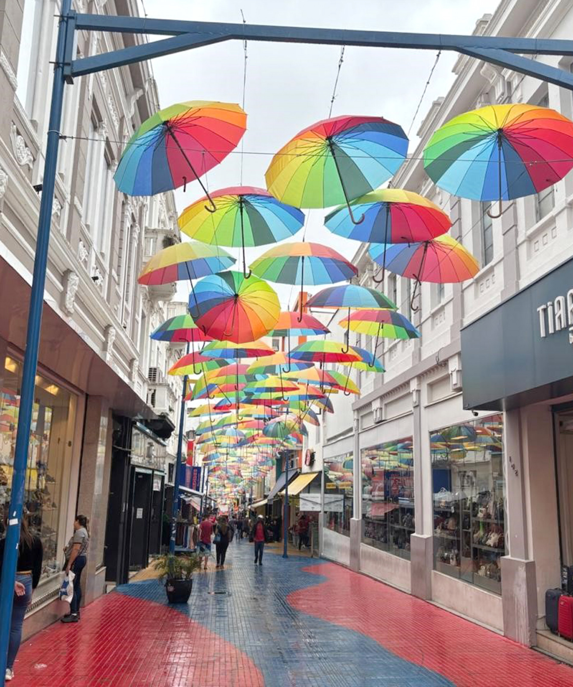 A cobertura provisória foi instalada no final de 2023, mas há um projeto maior, elaborado pela Acso, à espera de sua execução
