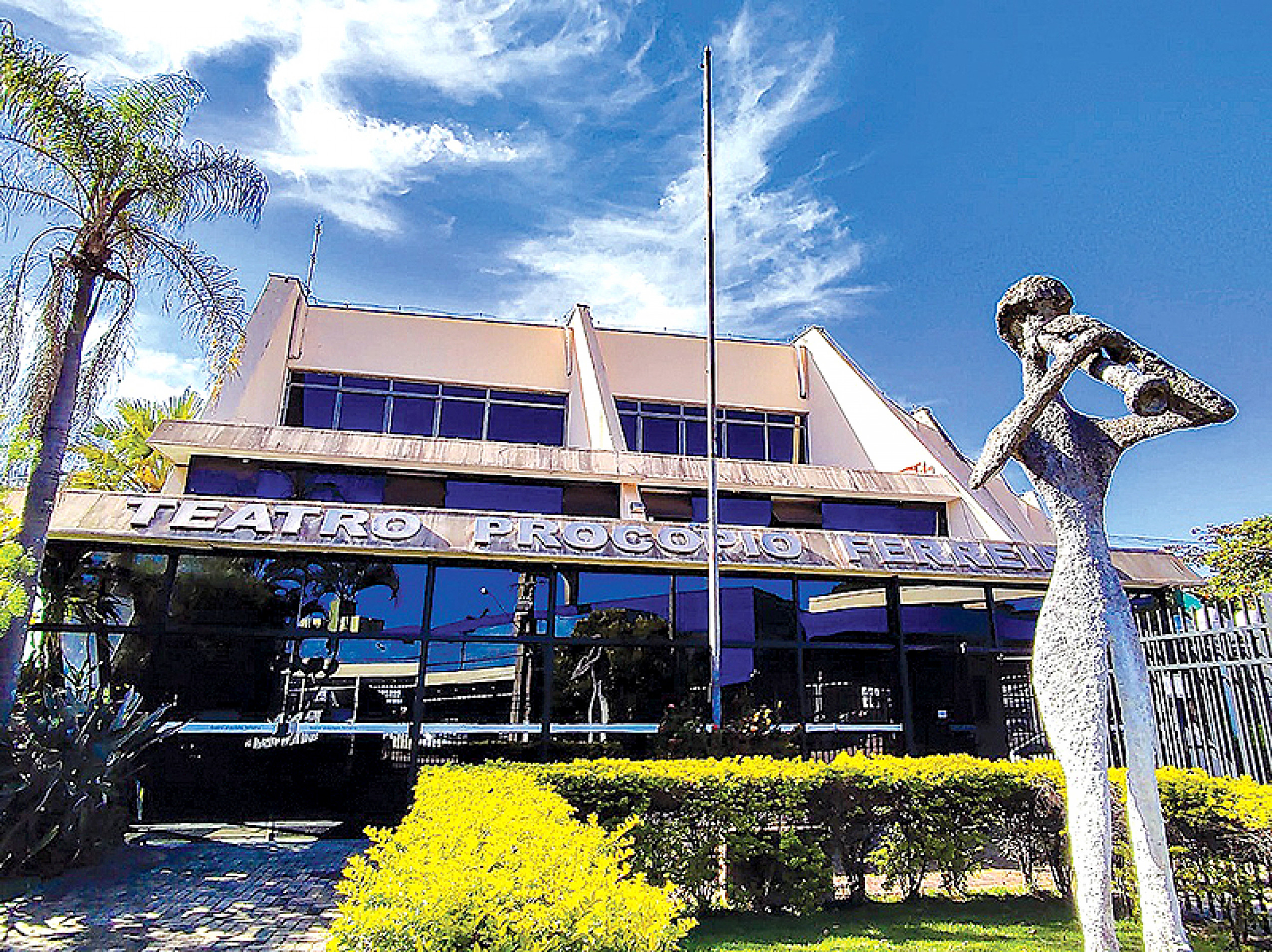 Aulas presenciais contemplarão áreas 
de música e artes cênicas