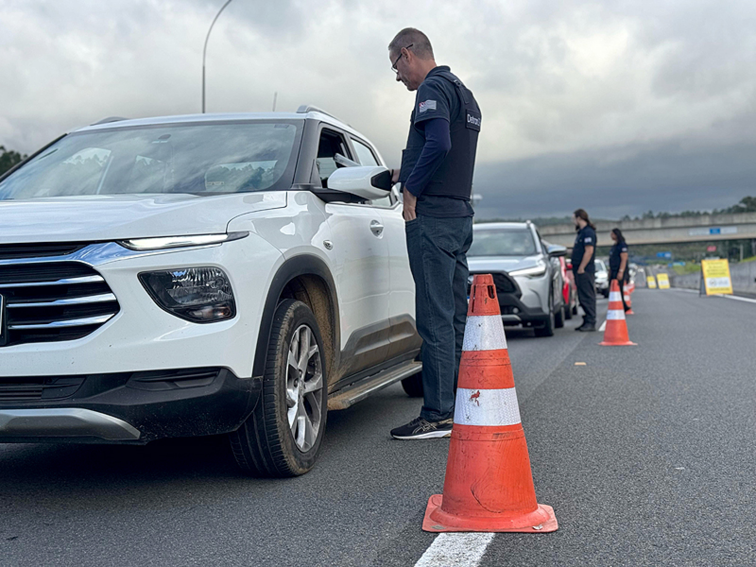 
As operações têm caráter educativo e preventivo, com orientação aos motoristas durante as abordagens
