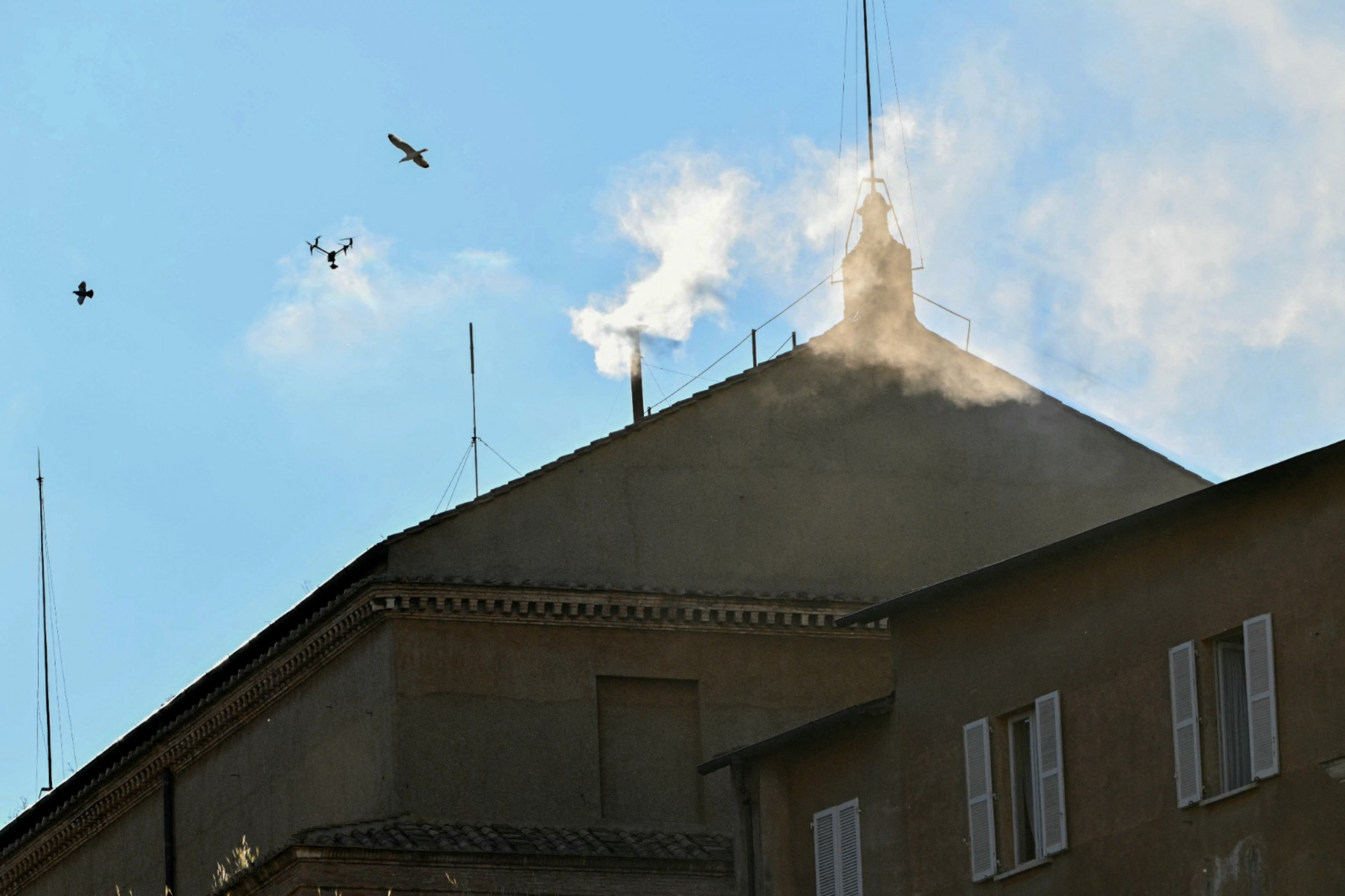 O pr&oacute;ximo l&iacute;der da Igreja Cat&oacute;lica deve ser conhecido dentro de alguns minutos