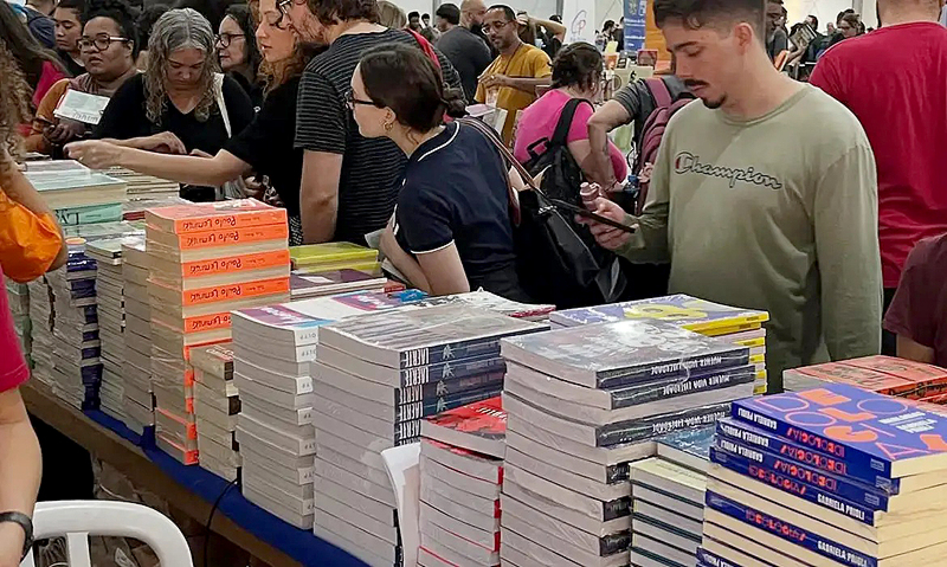 Evento reúne 160 editoras e descontos de no mínimo 50% nos preços
