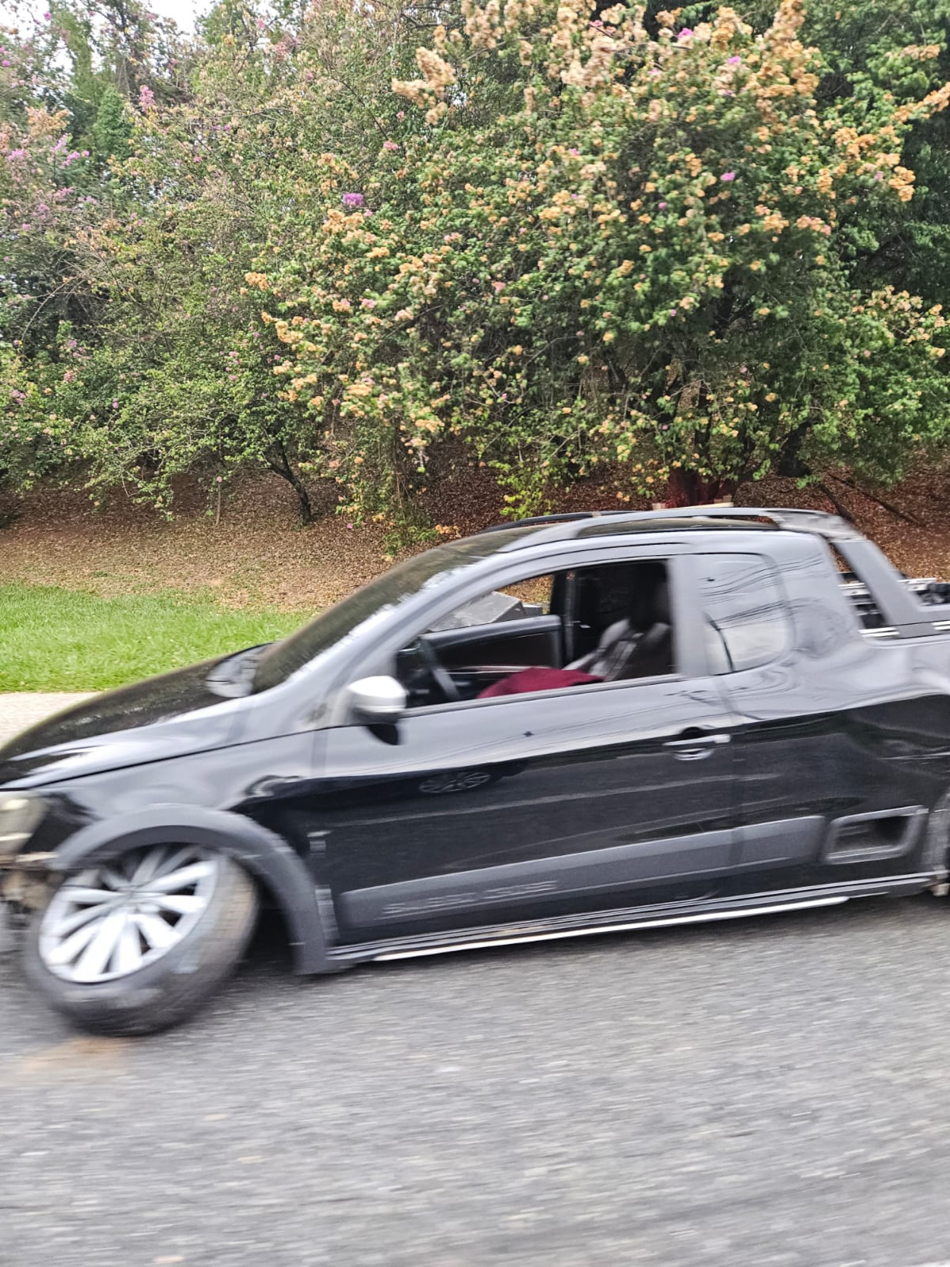 Equipe da Prefeitura de Sorocaba atuou no local para normalizar o tráfego com segurança