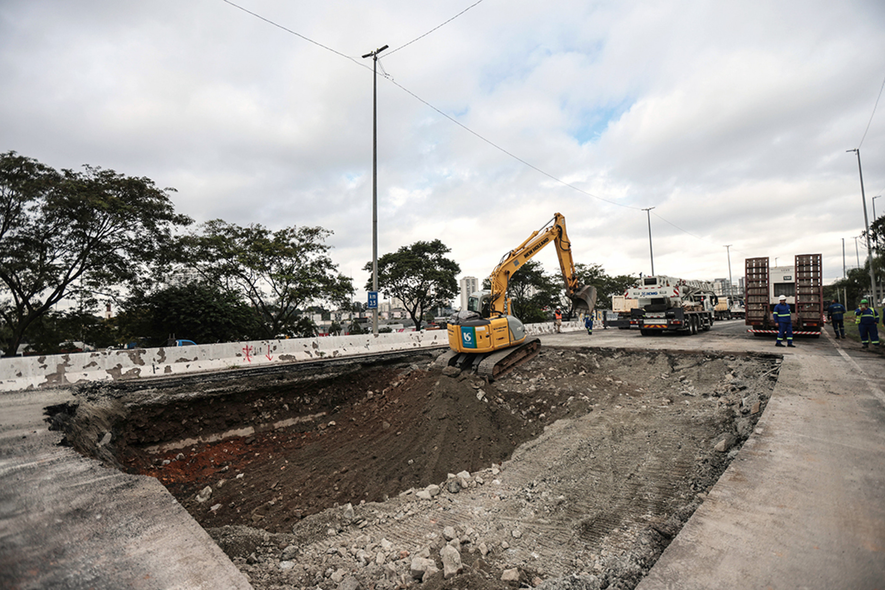 Recuperação da pista deve durar 30 dias, informou a Sabesp
