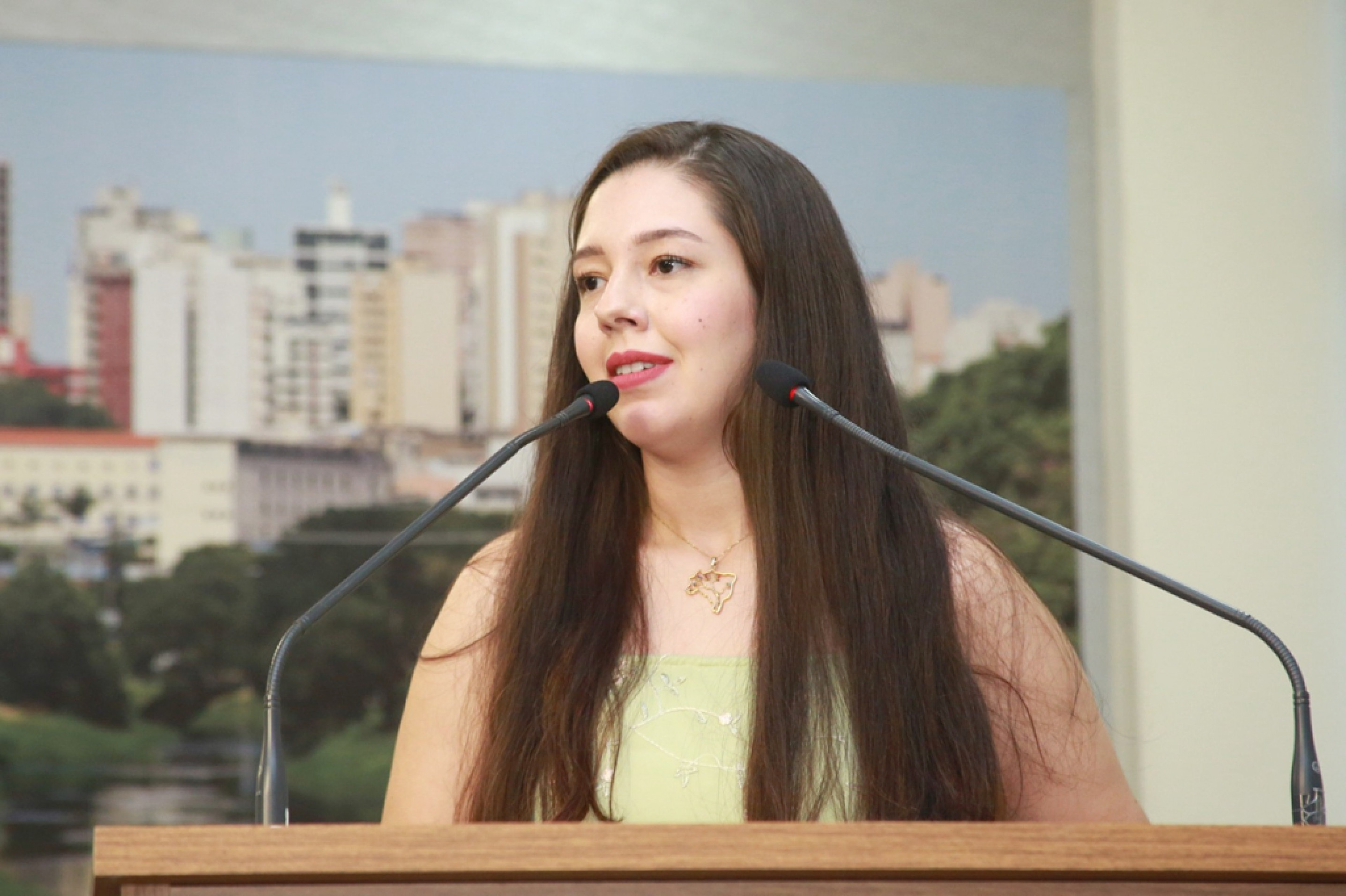 Comissão rejeitou relatório contra a vereadora