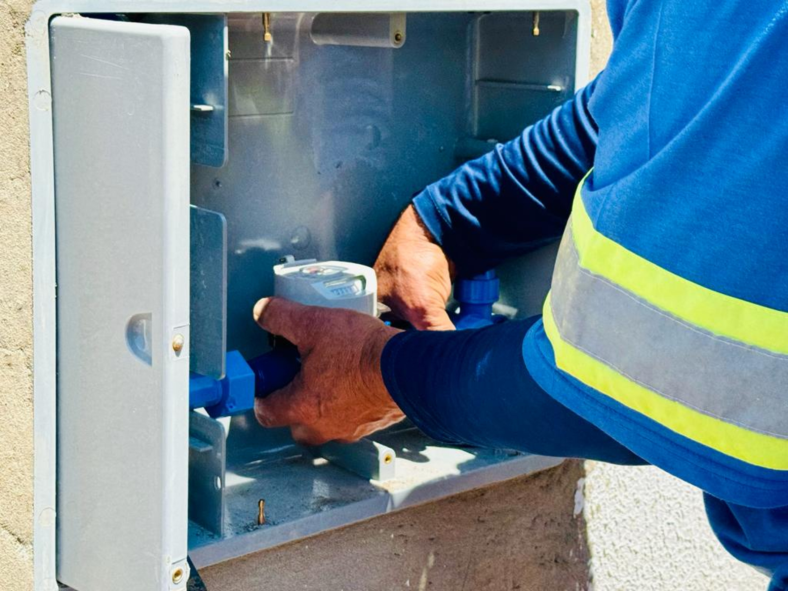 Substituição não exige entrada no imóvel e deve ser feita apenas por funcionários identificados