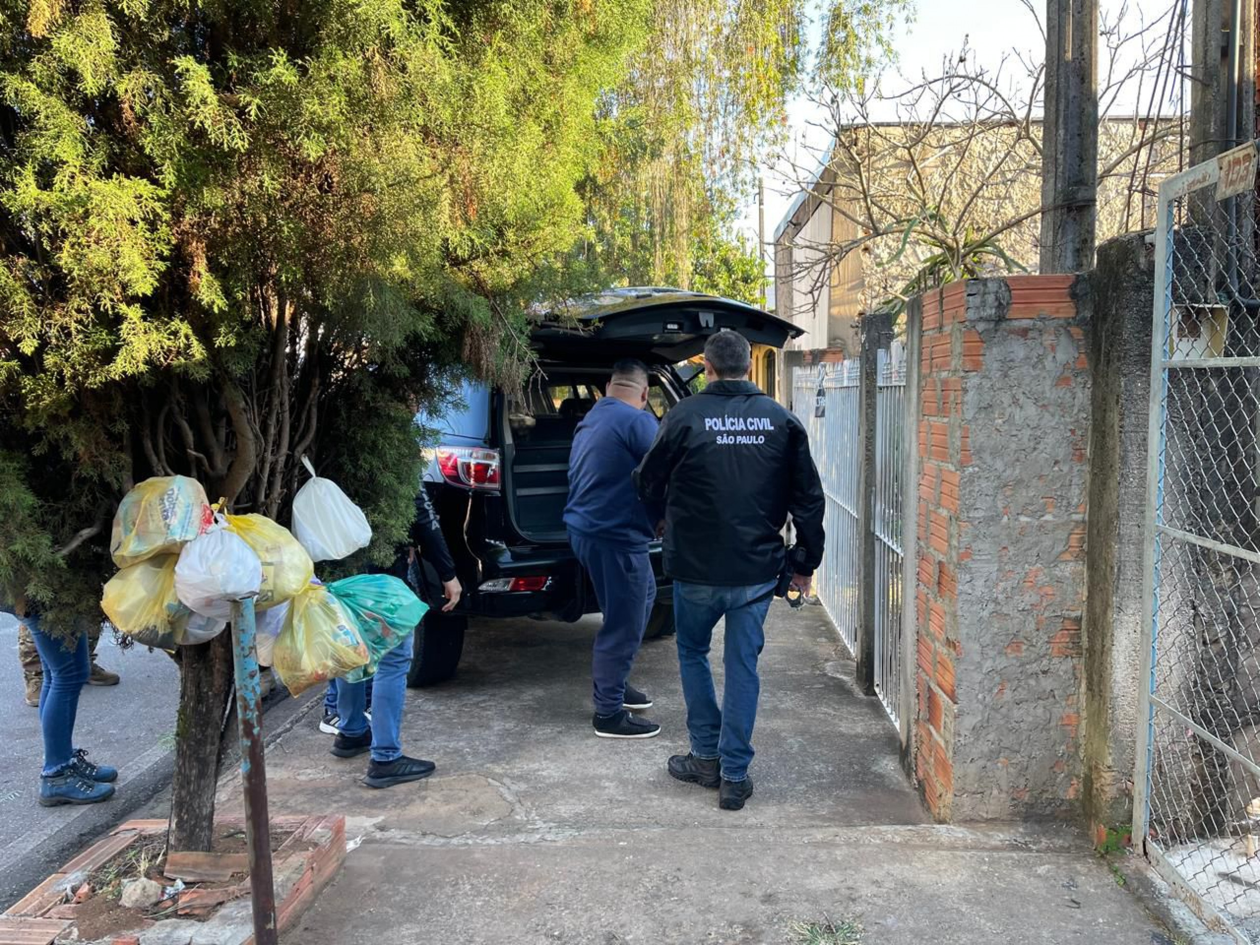 16 mandados de busca e apreensão e quatro mandados de prisão