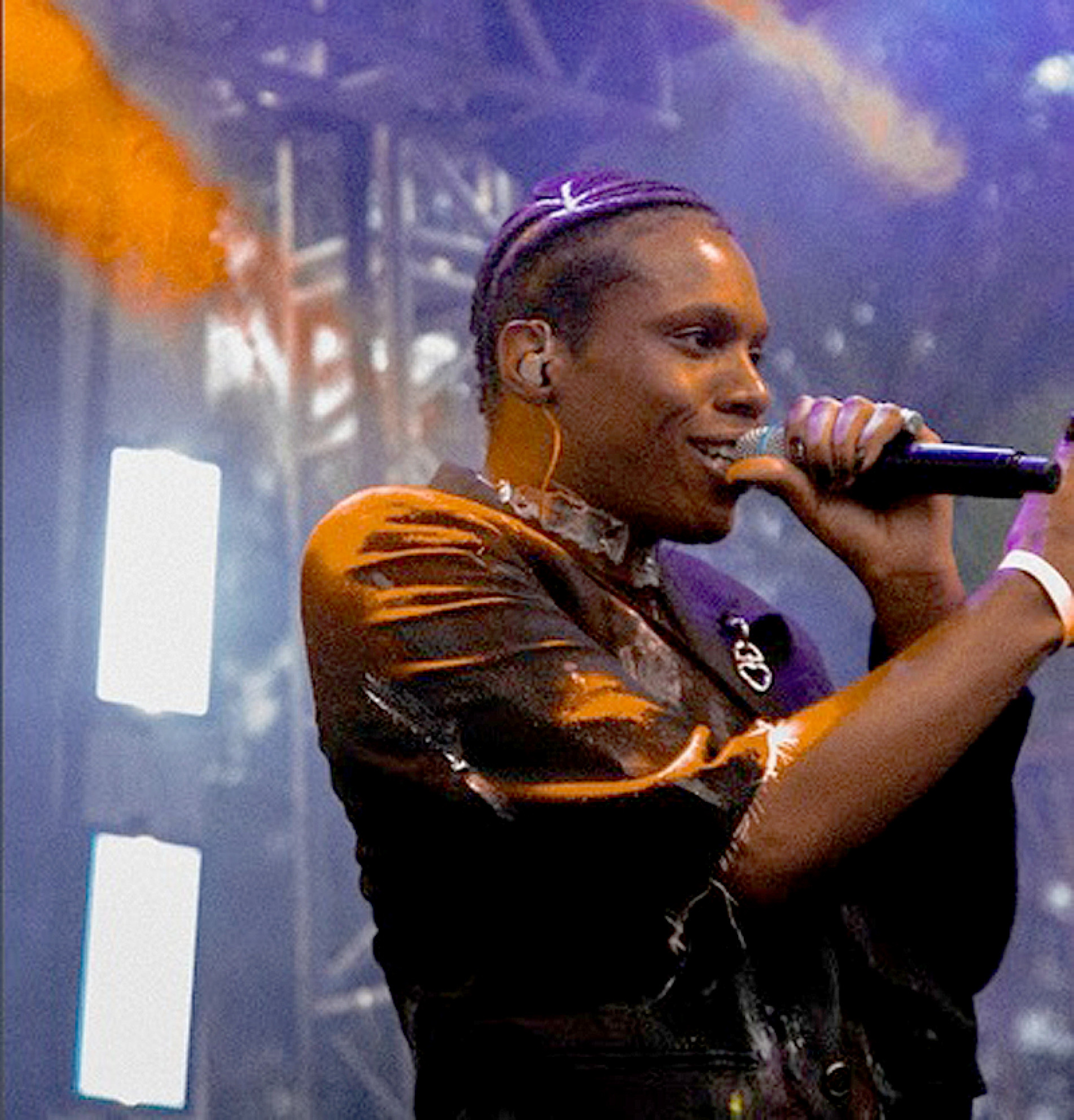 Júnior Tobago se destaca por seu estilo ousado