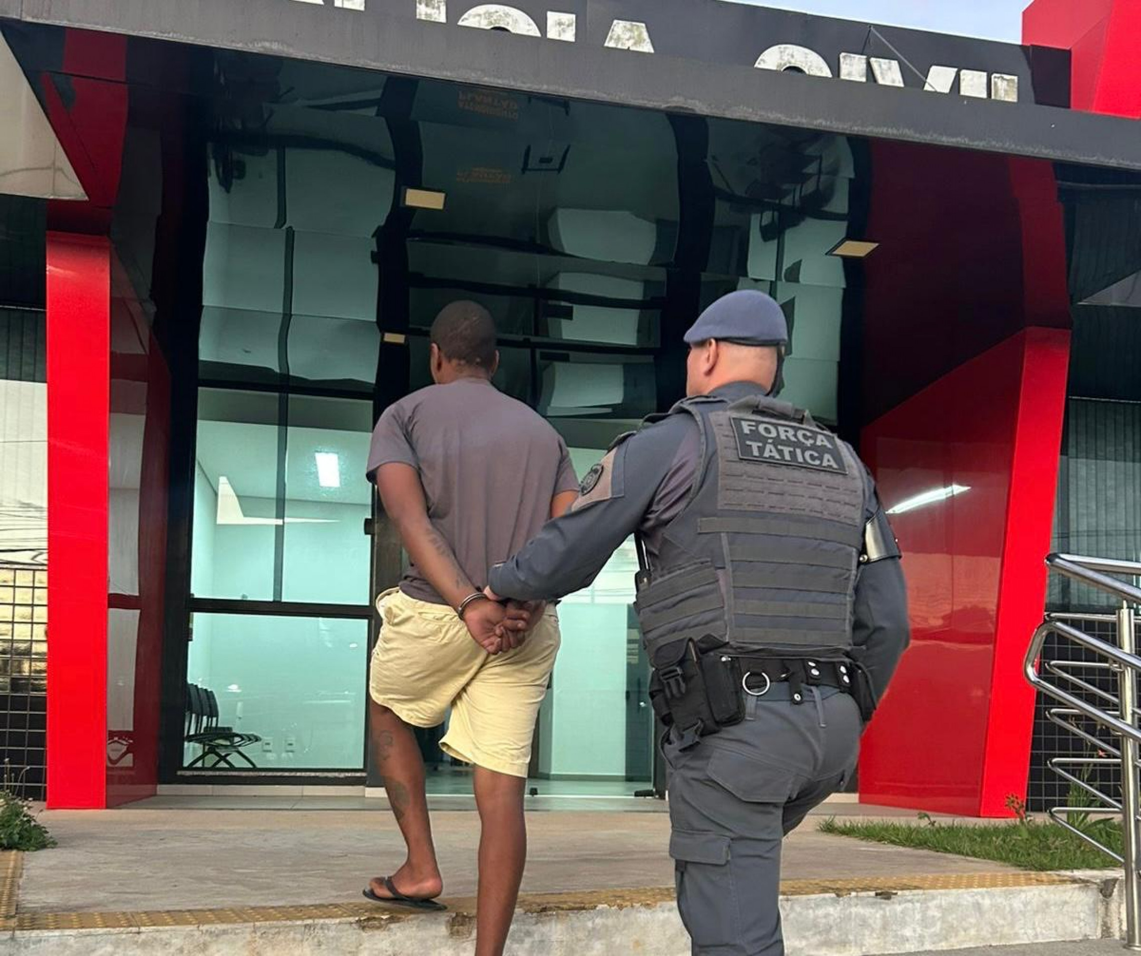 Três procurados pela justiça fora recuperados